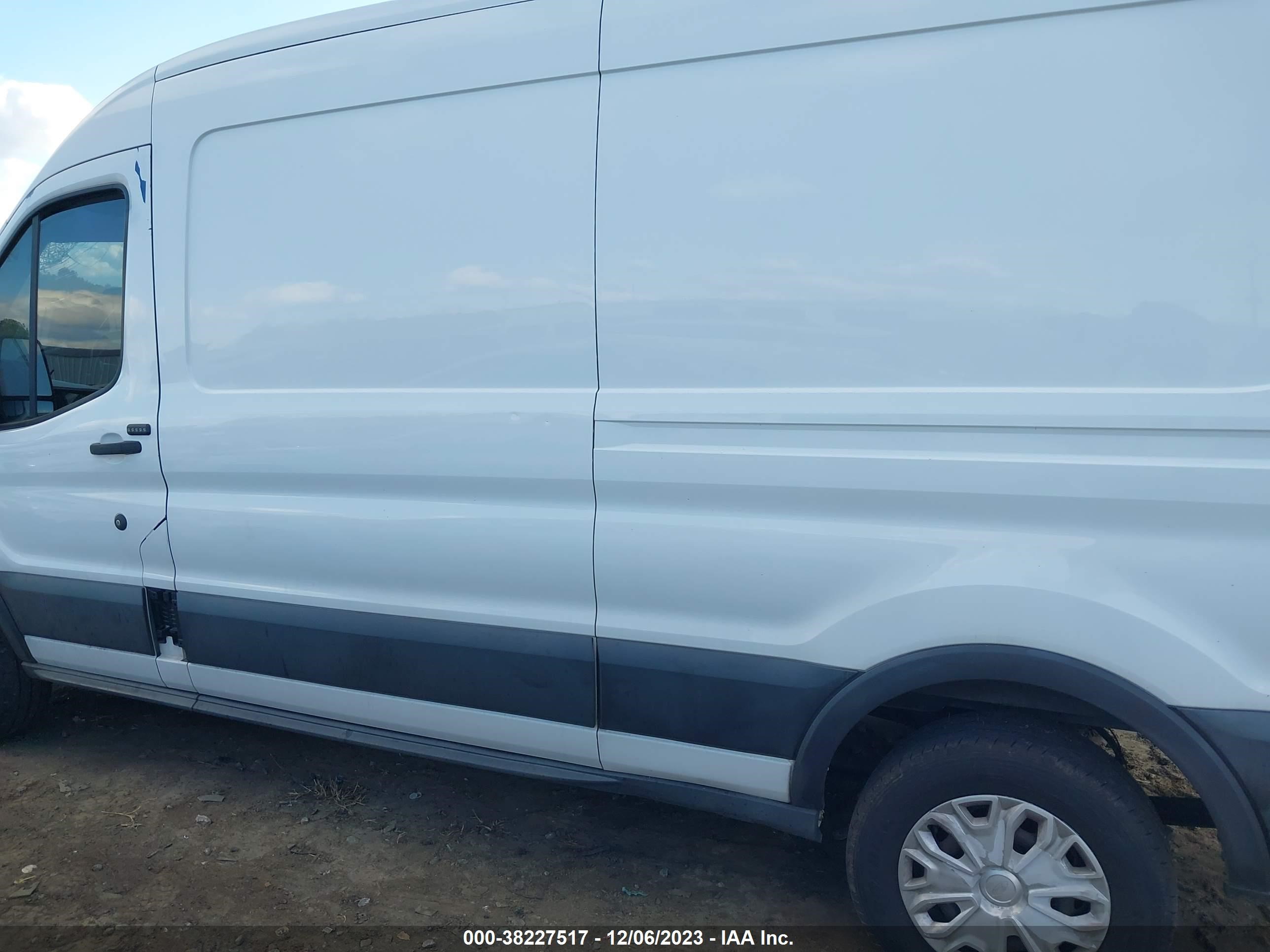 Photo 13 VIN: 1FTYR2CM7JKA00571 - FORD TRANSIT 