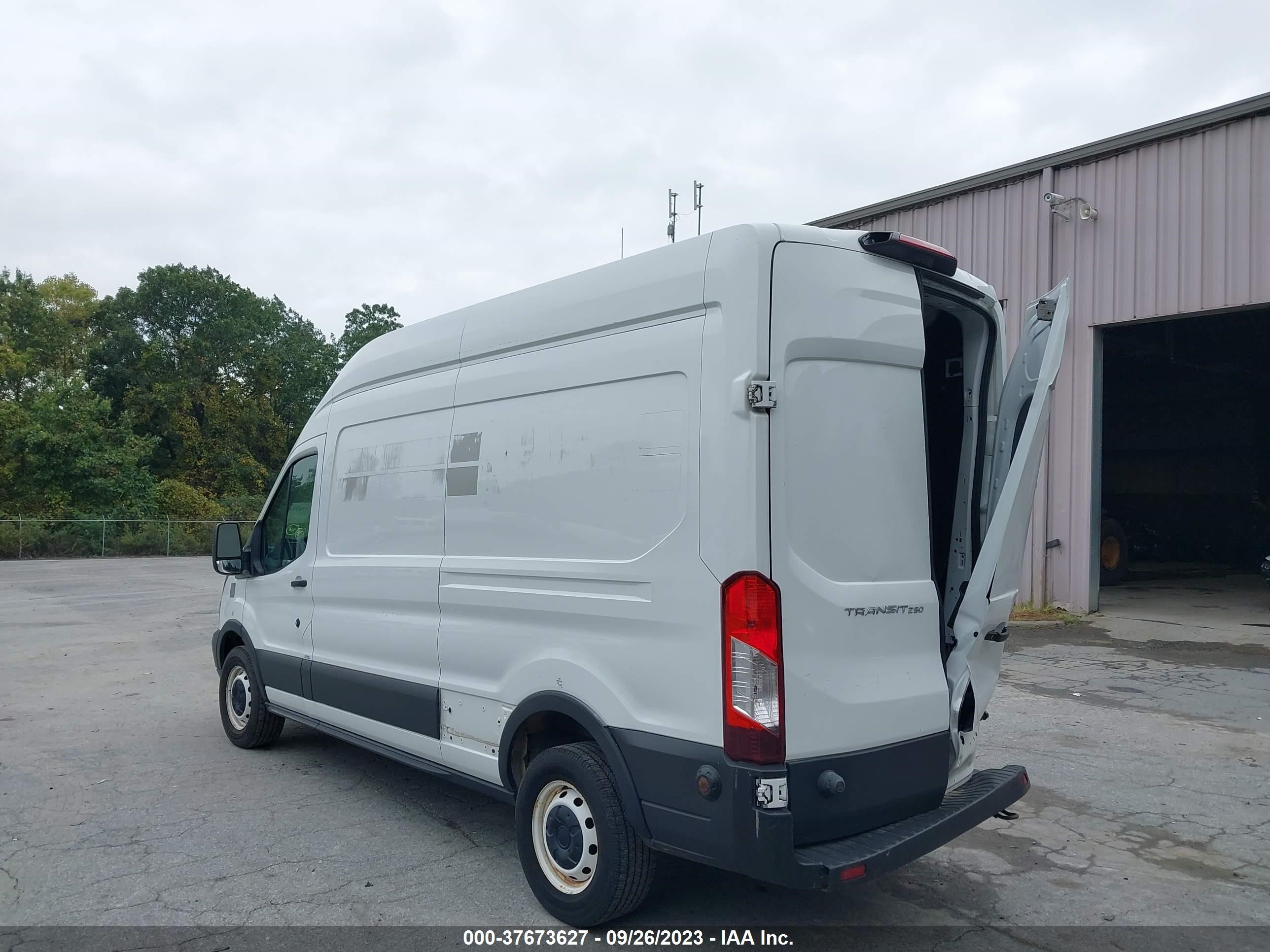 Photo 2 VIN: 1FTYR2XMXKKA50554 - FORD TRANSIT 