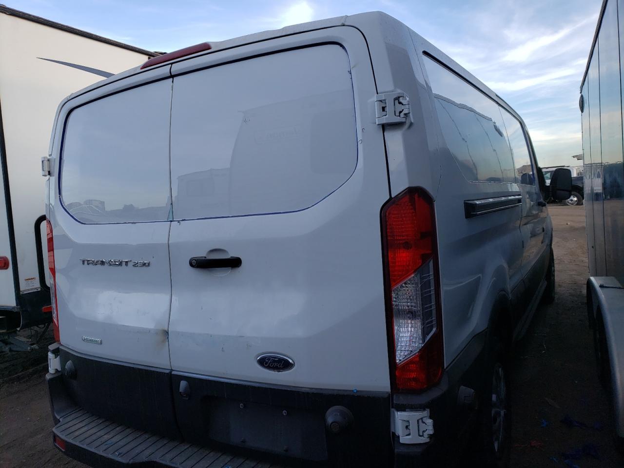 Photo 2 VIN: 1FTYR2YG1KKA82138 - FORD TRANSIT 