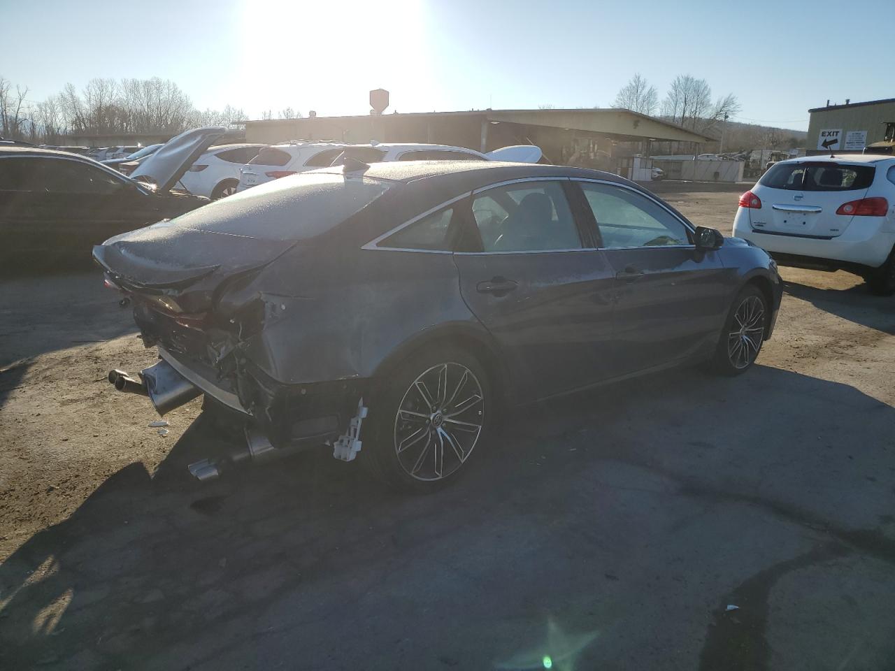 Photo 2 VIN: 1FTYR3XM1HKB42277 - TOYOTA AVALON 