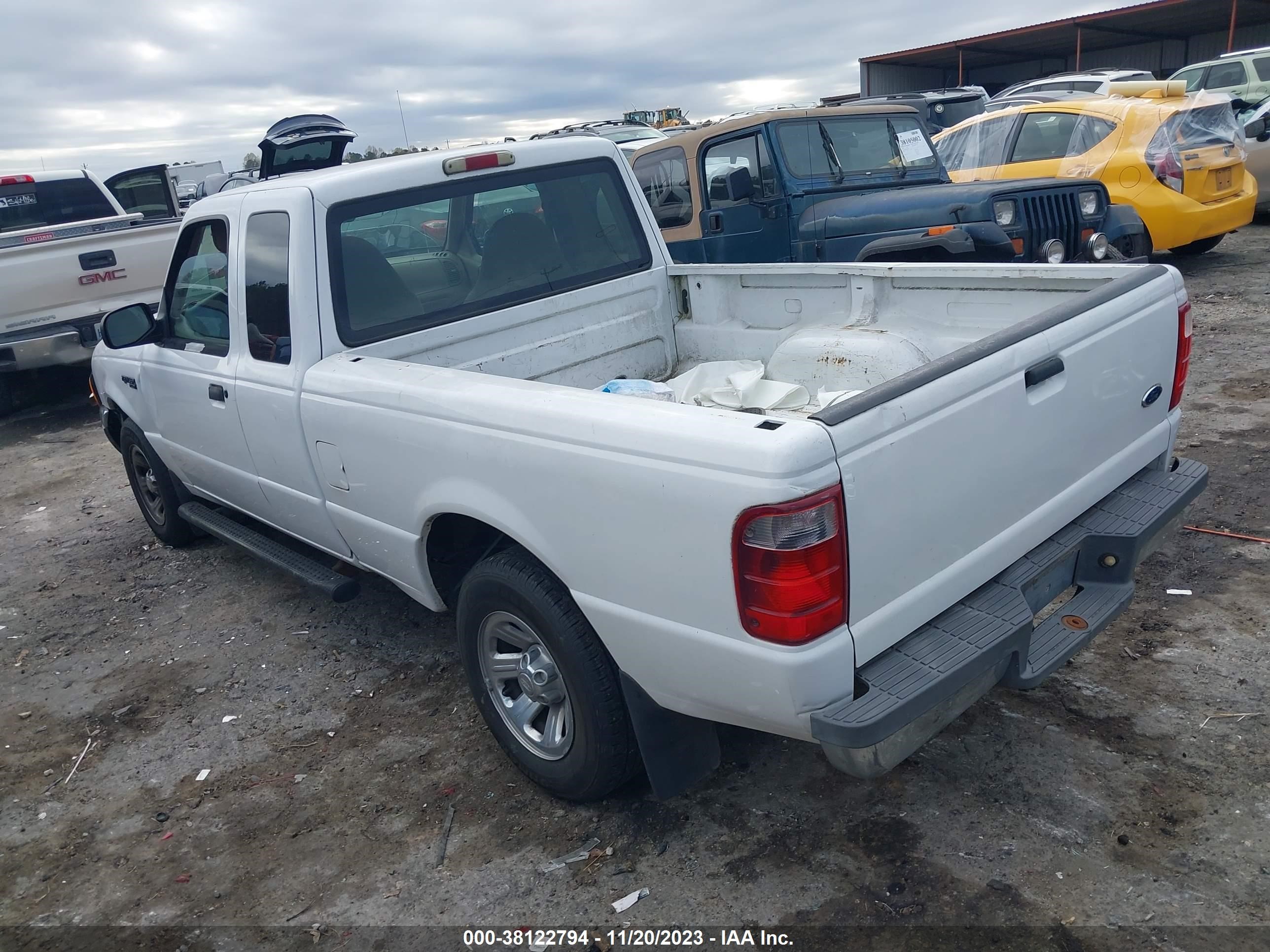 Photo 2 VIN: 1FTYR44U82PA35540 - FORD RANGER 