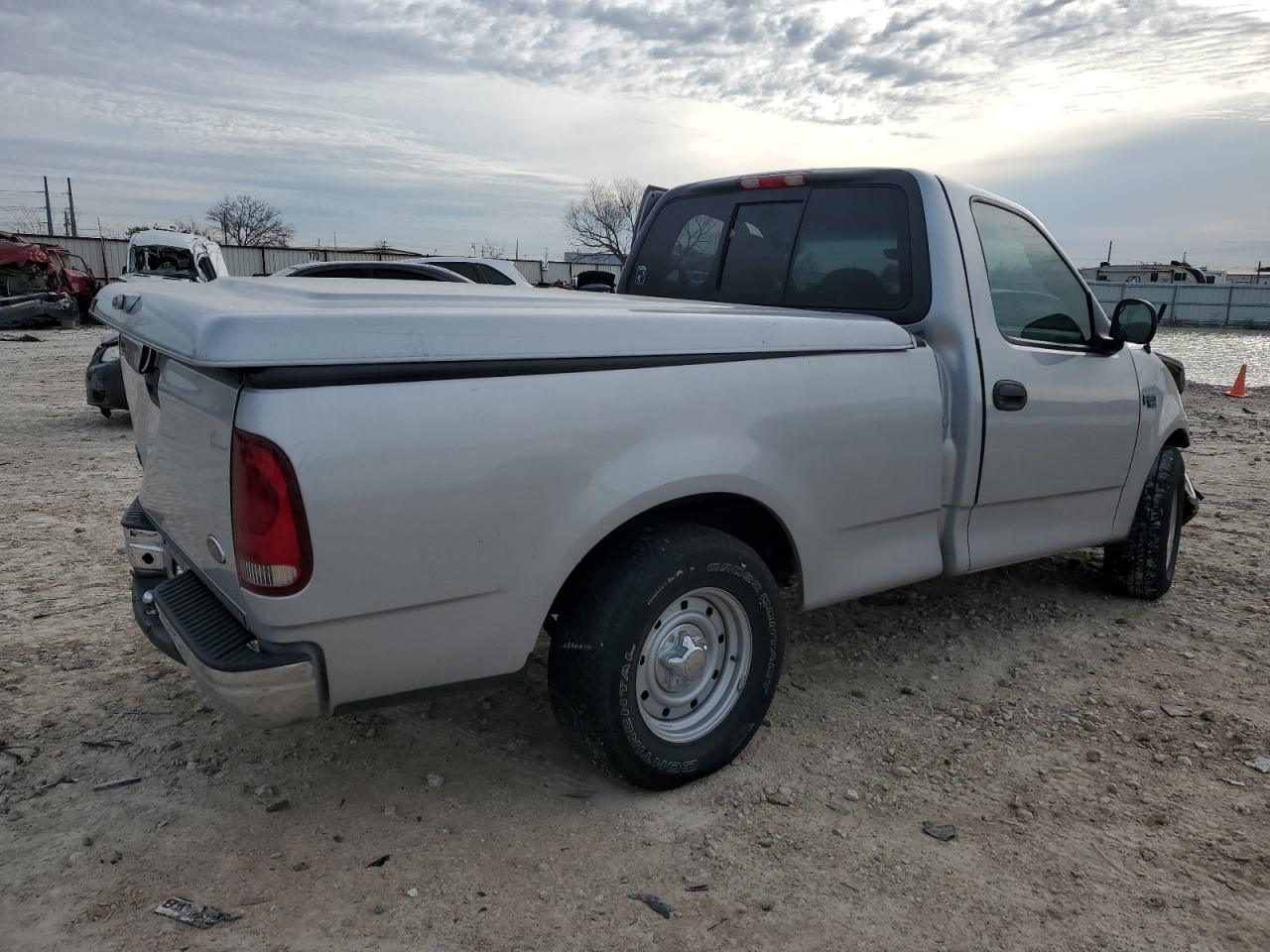 Photo 2 VIN: 1FTZF17211NA89990 - FORD F-150 