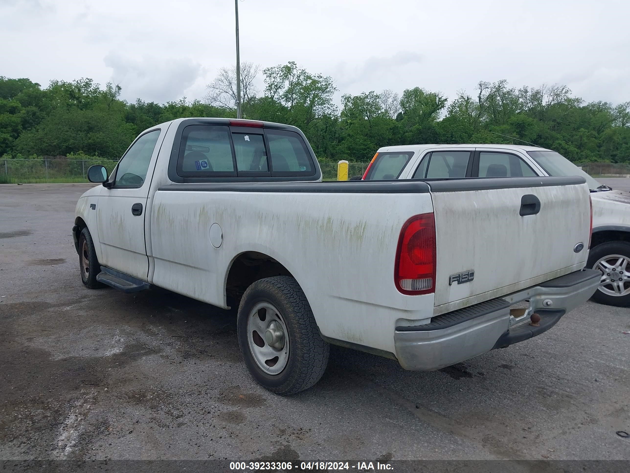 Photo 2 VIN: 1FTZF1724XNA68334 - FORD F-150 