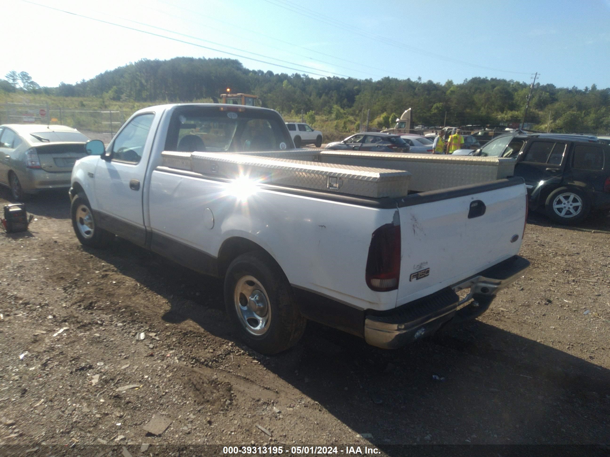 Photo 2 VIN: 1FTZF17261NA44625 - FORD F-150 