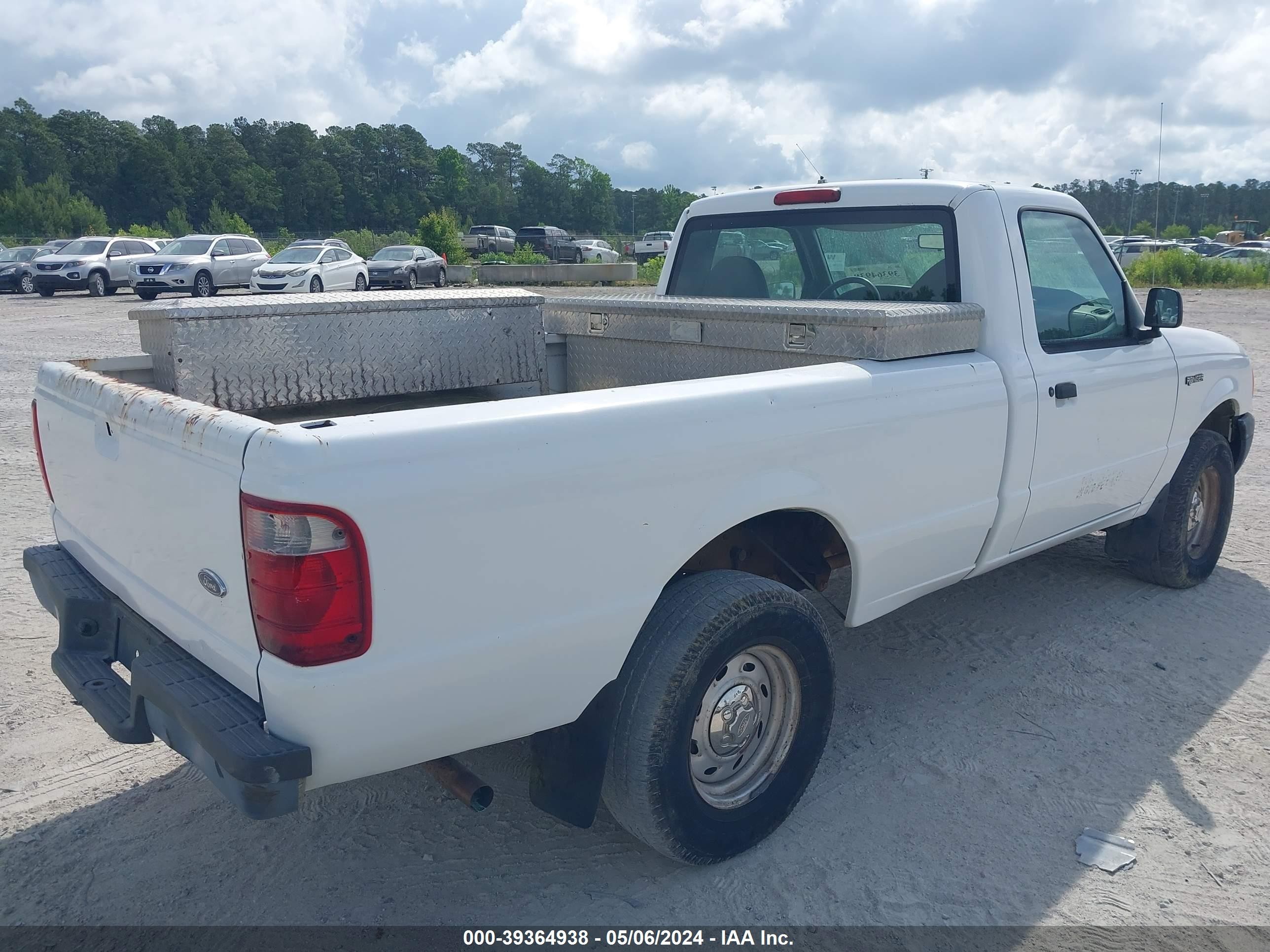 Photo 3 VIN: 1FTZR11EX2PB10674 - FORD RANGER 