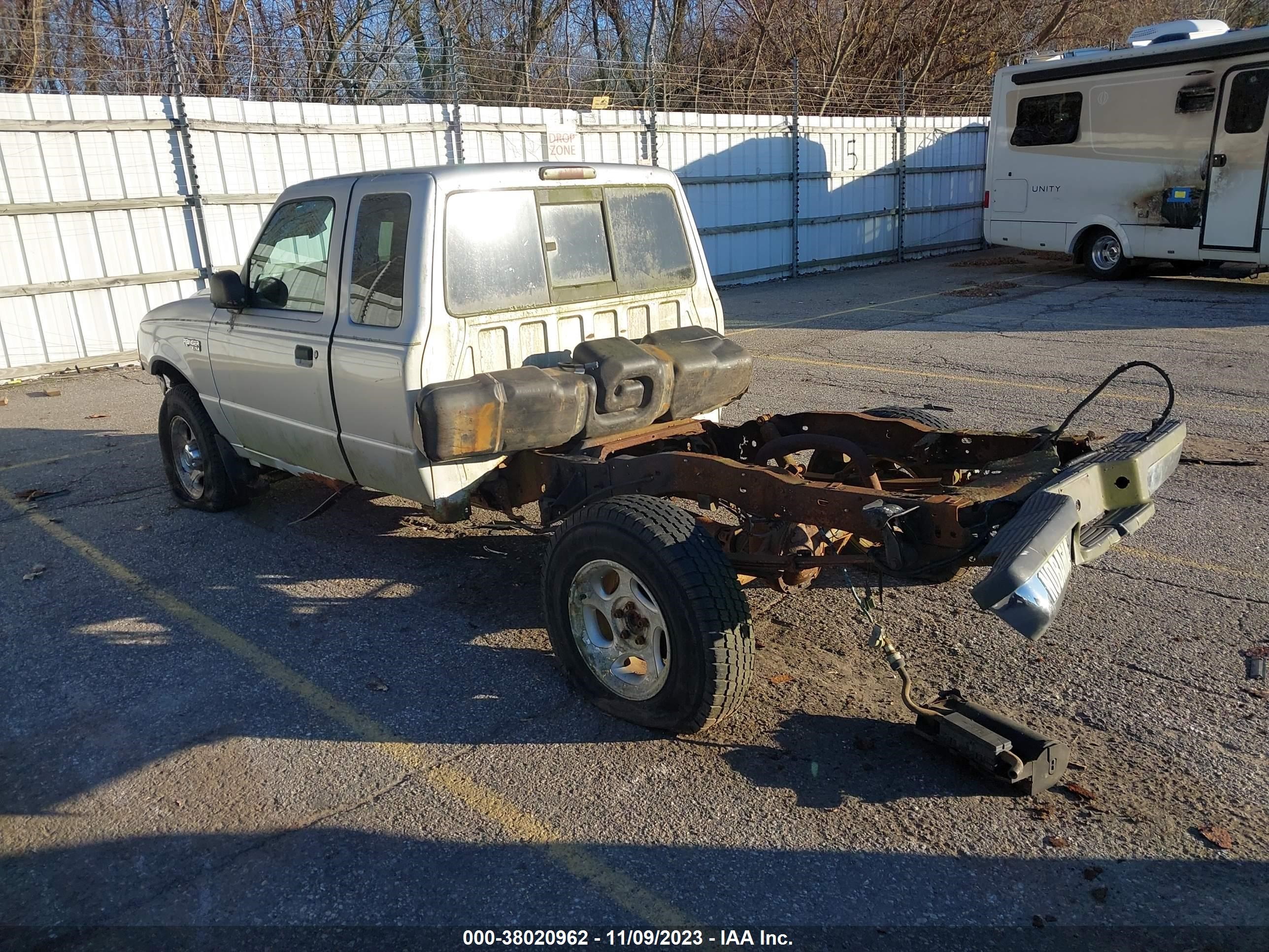 Photo 2 VIN: 1FTZR15E21PA75279 - FORD RANGER 