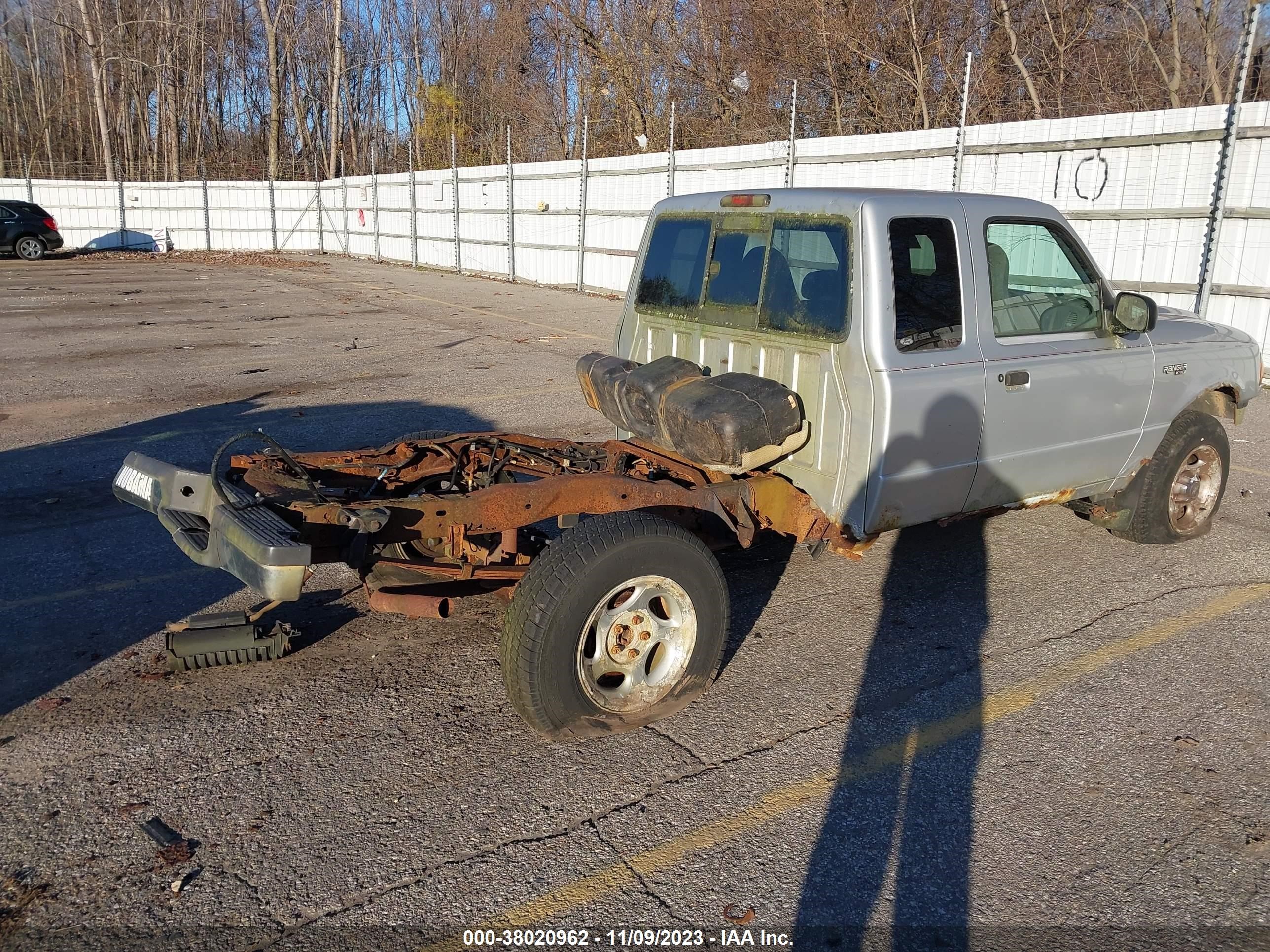 Photo 3 VIN: 1FTZR15E21PA75279 - FORD RANGER 