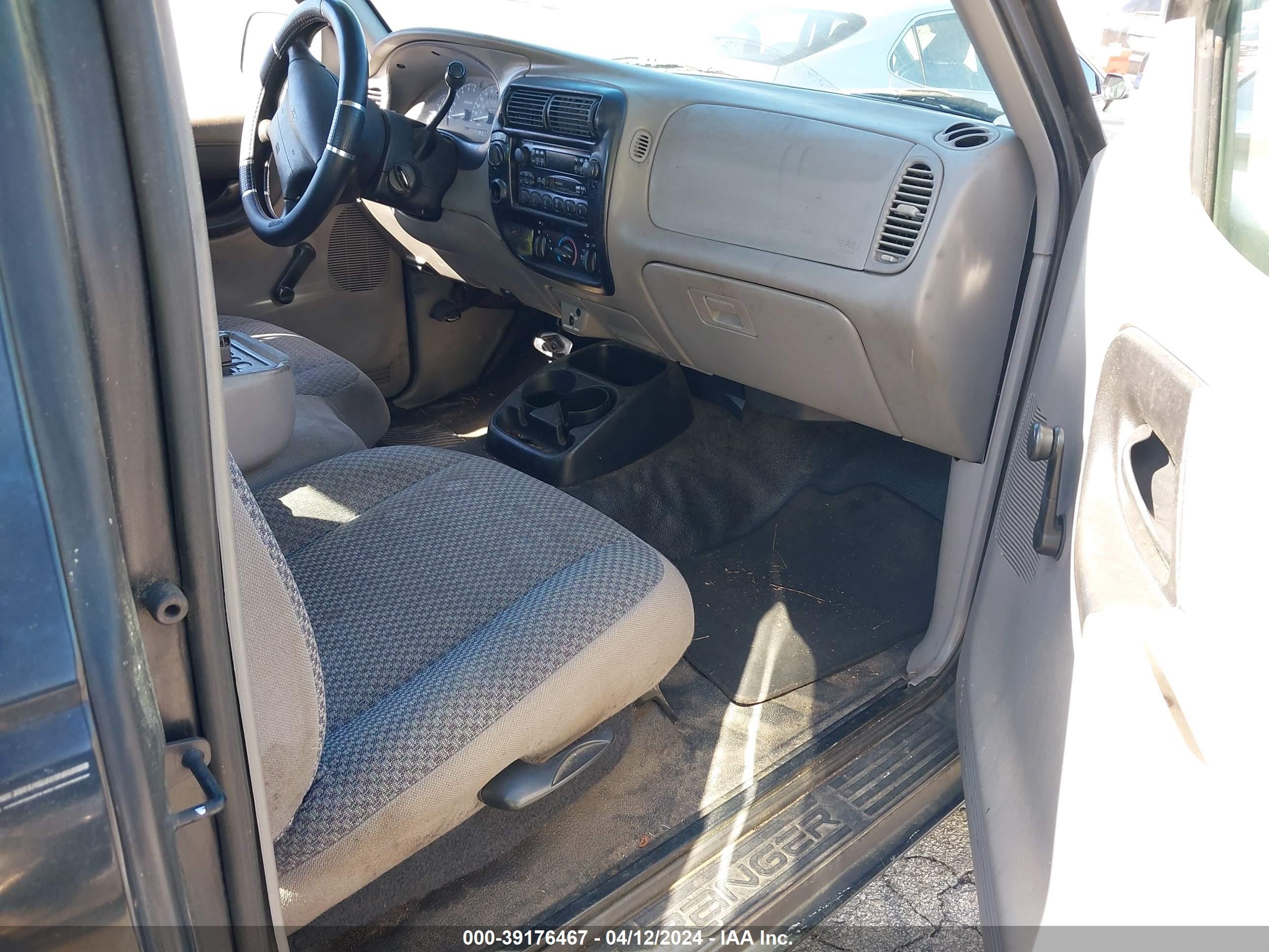 Photo 4 VIN: 1FTZR15U7WPB39220 - FORD RANGER 