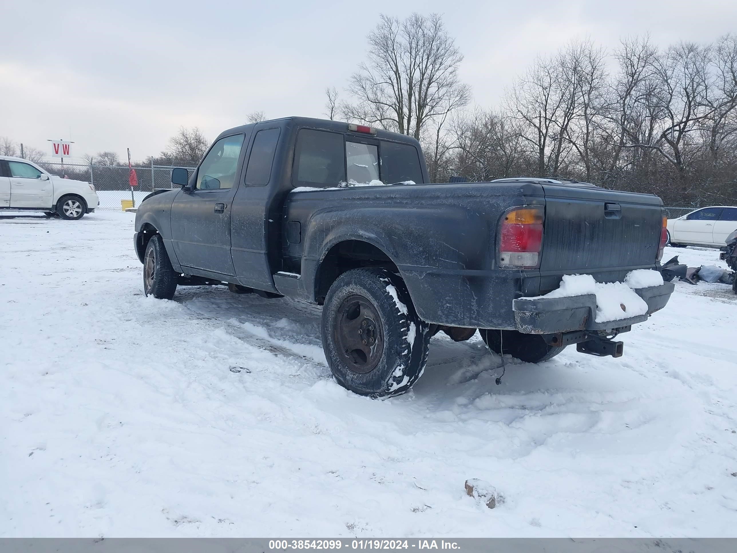 Photo 2 VIN: 1FTZR15U8WTA25606 - FORD RANGER 