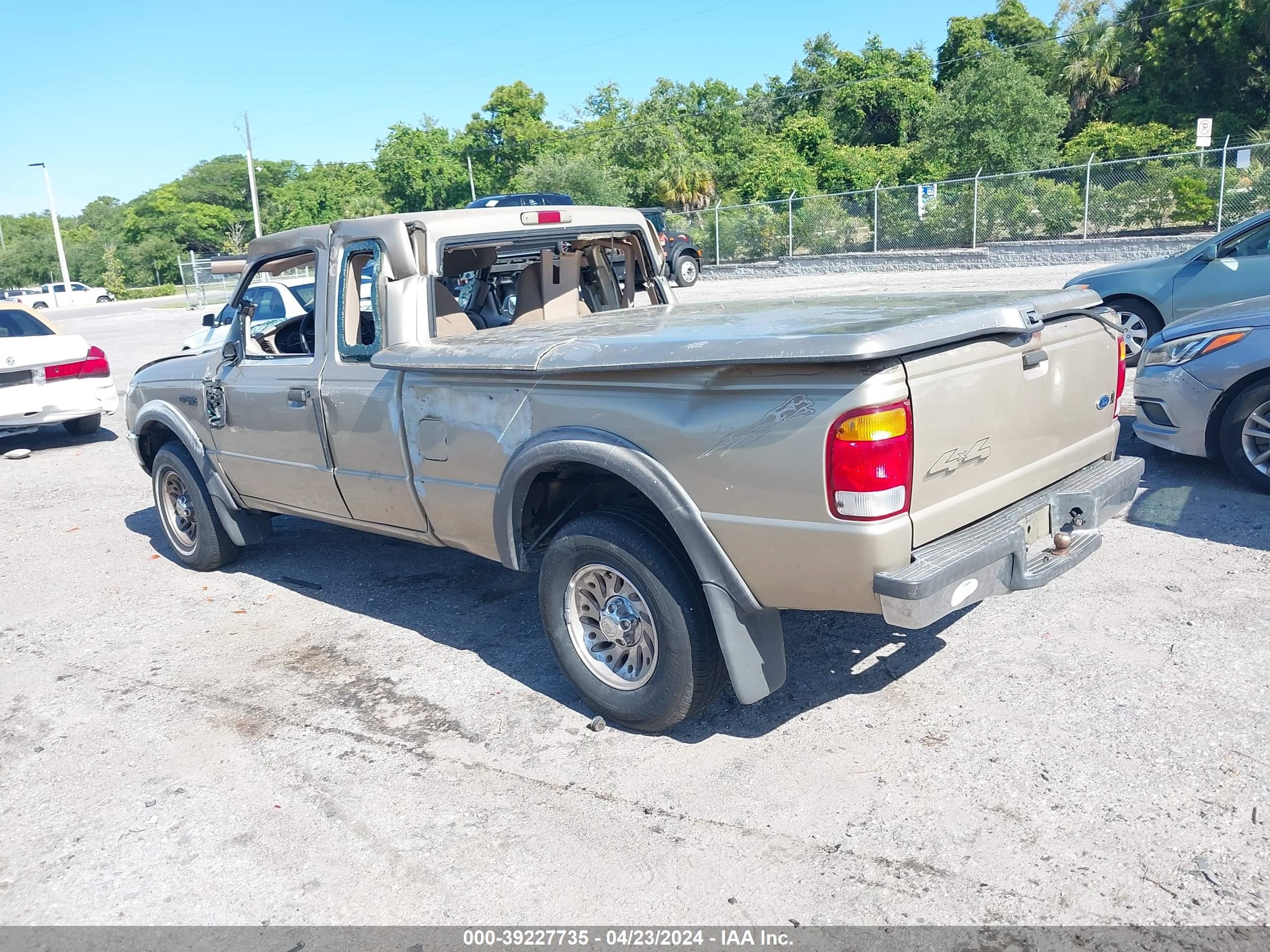 Photo 2 VIN: 1FTZR15V0XPB90438 - FORD RANGER 