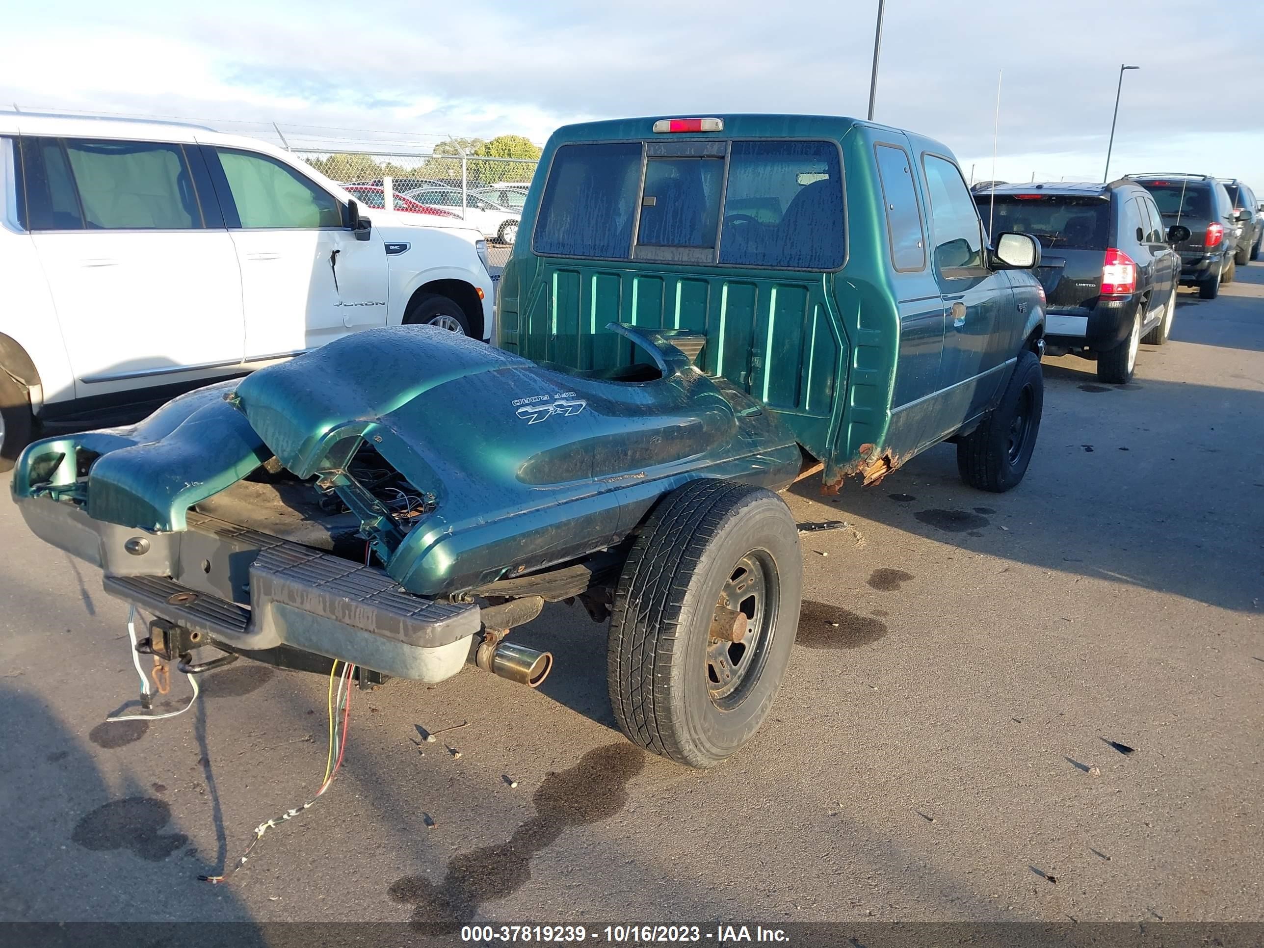 Photo 3 VIN: 1FTZR15V0YPB50765 - FORD RANGER 