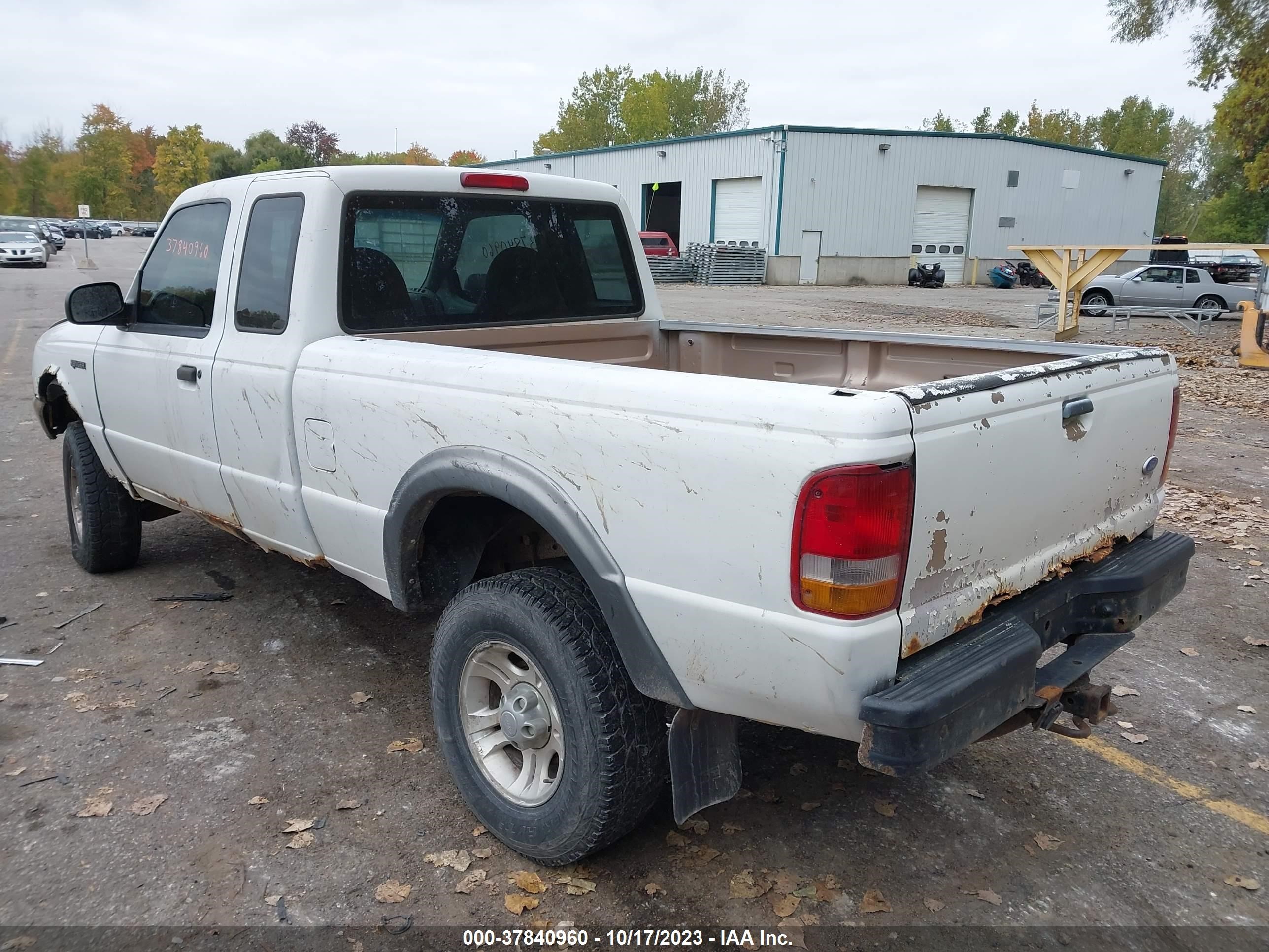 Photo 2 VIN: 1FTZR15V3YPA98676 - FORD RANGER 