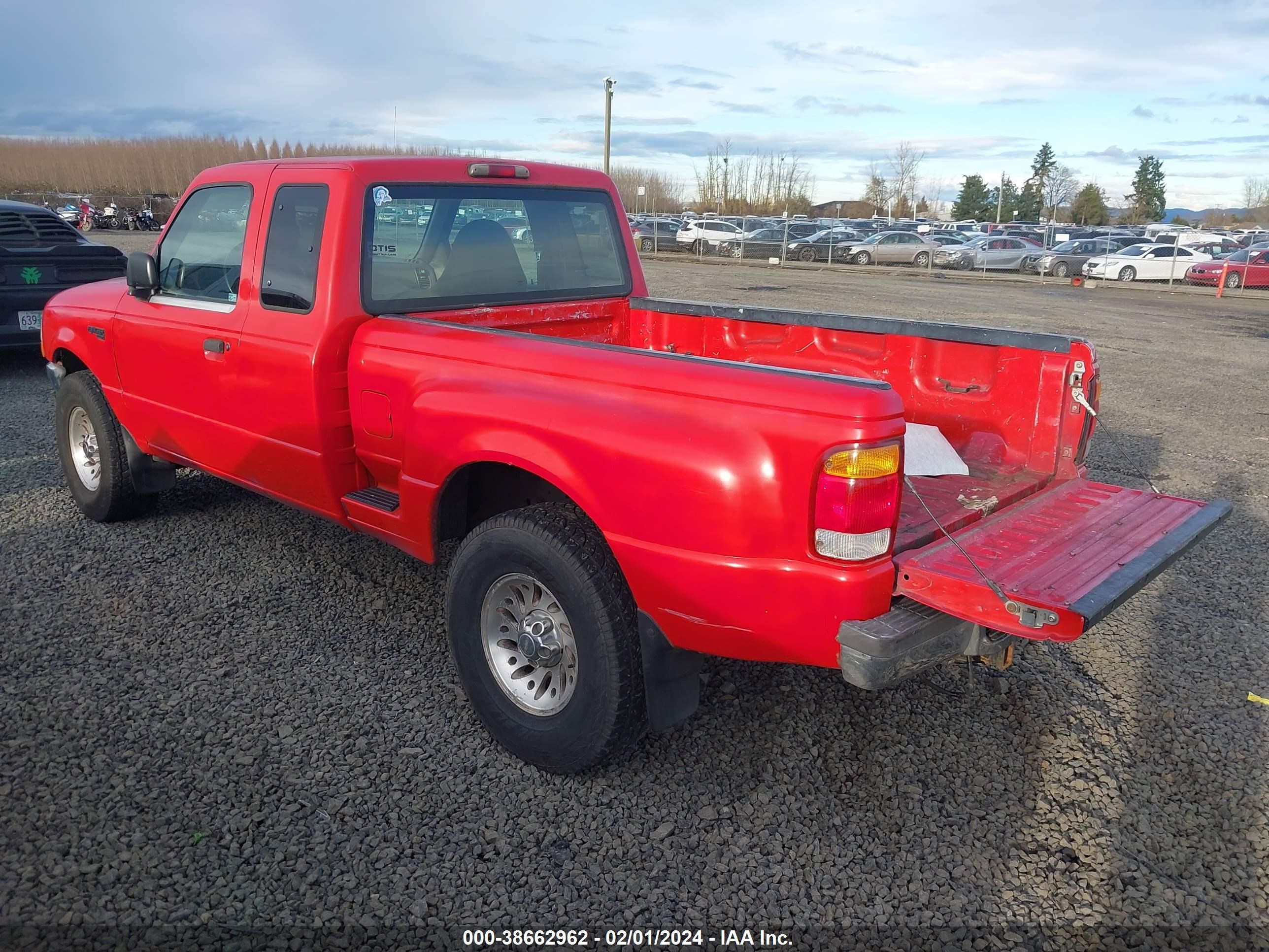 Photo 2 VIN: 1FTZR15V4XPB90023 - FORD RANGER 