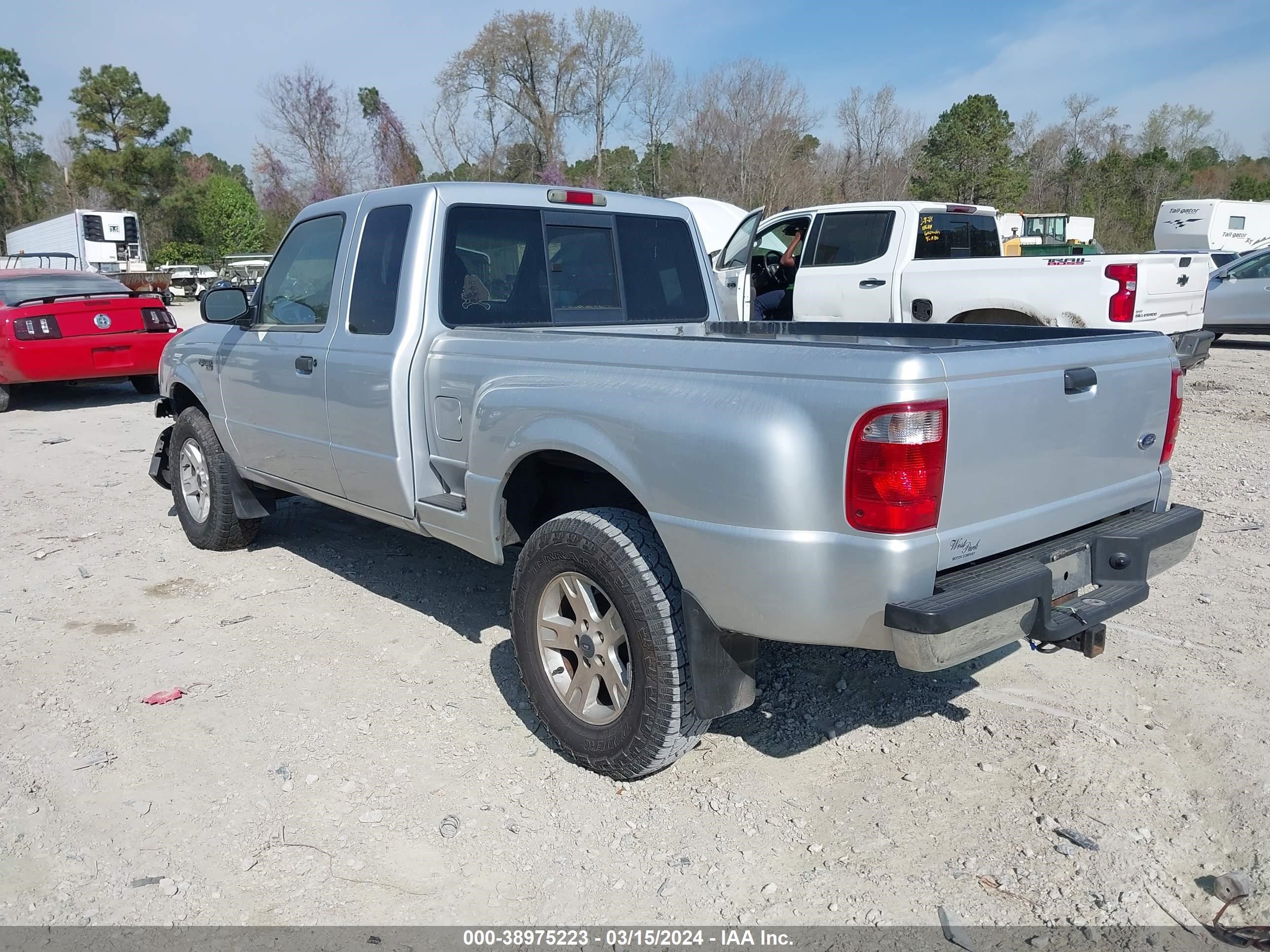 Photo 2 VIN: 1FTZR45E62PA67494 - FORD RANGER 