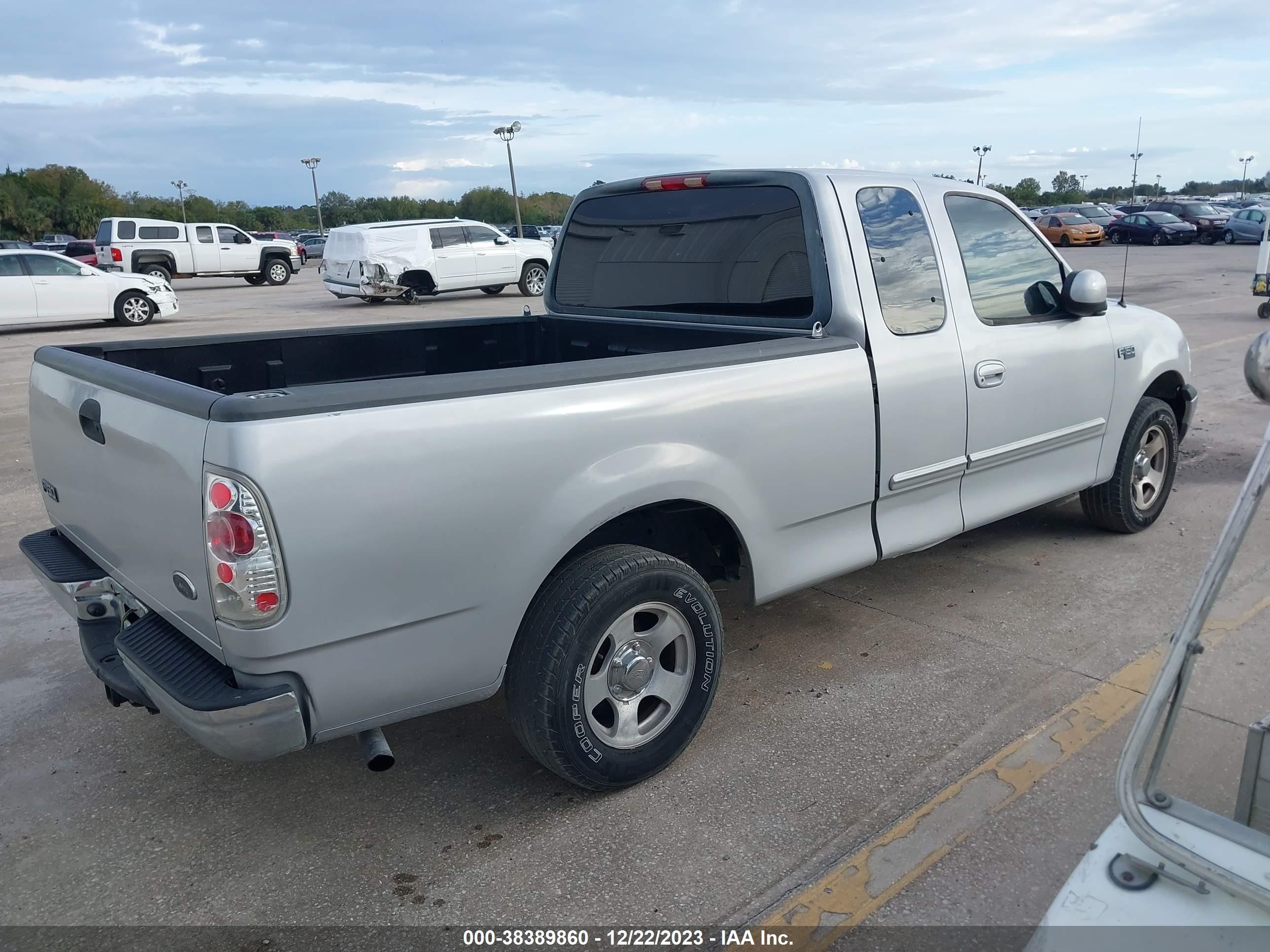 Photo 3 VIN: 1FTZX17211NA05468 - FORD F-150 