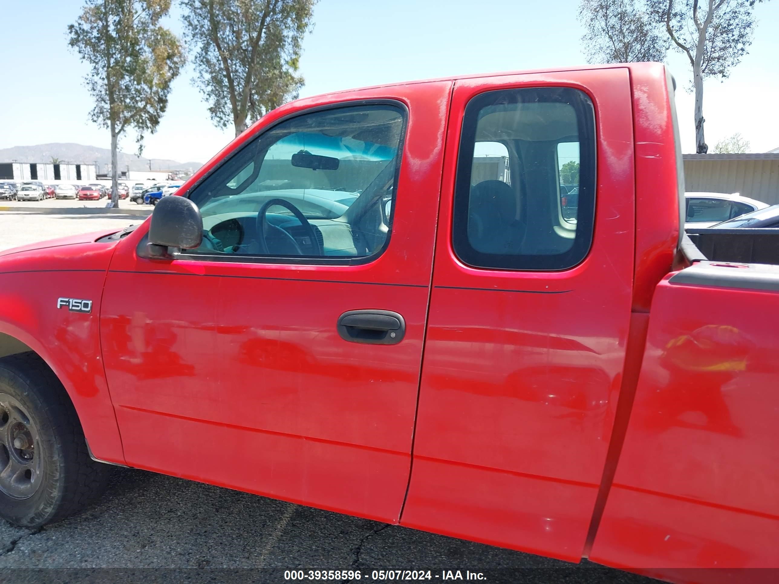 Photo 13 VIN: 1FTZX1729YKA05424 - FORD F-150 