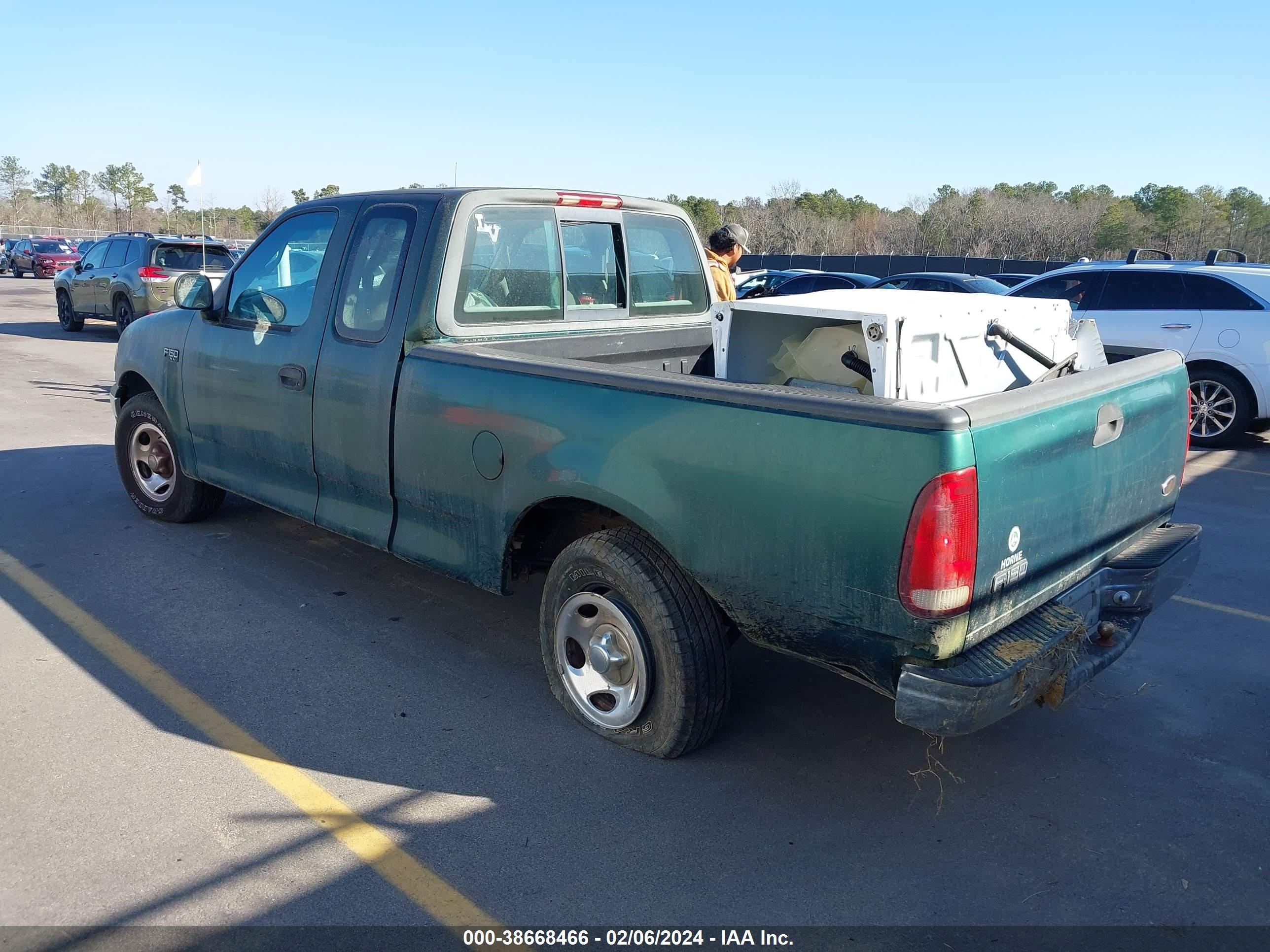 Photo 2 VIN: 1FTZX1729YNA73169 - FORD F-150 