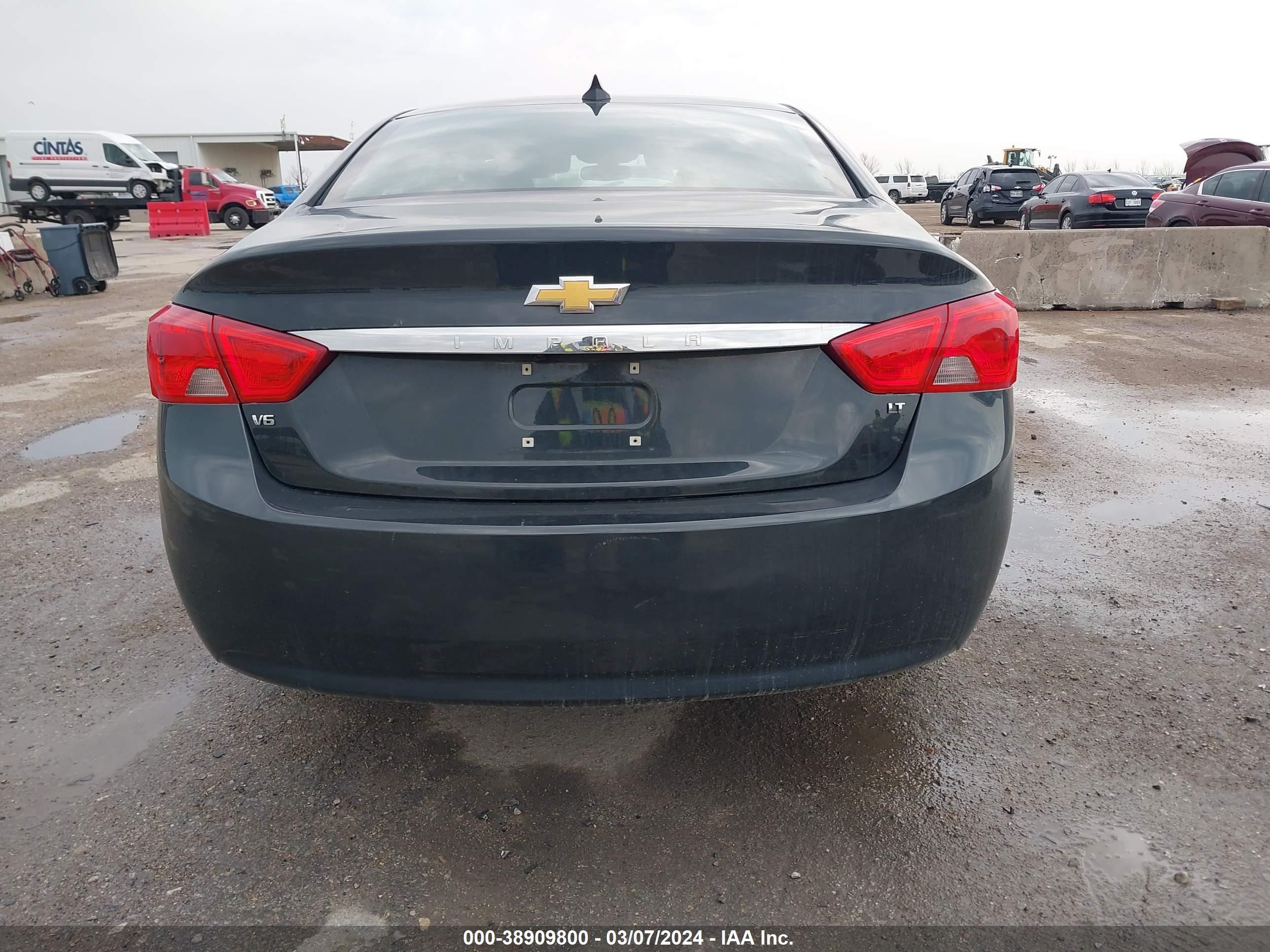 Photo 14 VIN: 1G1105S34JU103644 - CHEVROLET IMPALA 