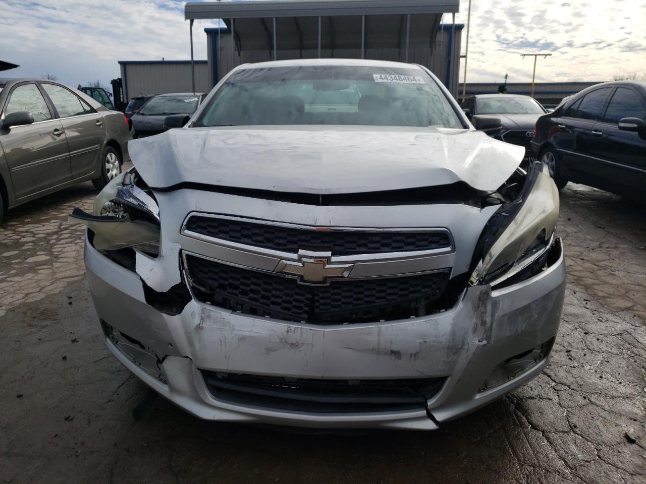 Photo 4 VIN: 1G11A5SA3DF174452 - CHEVROLET MALIBU 