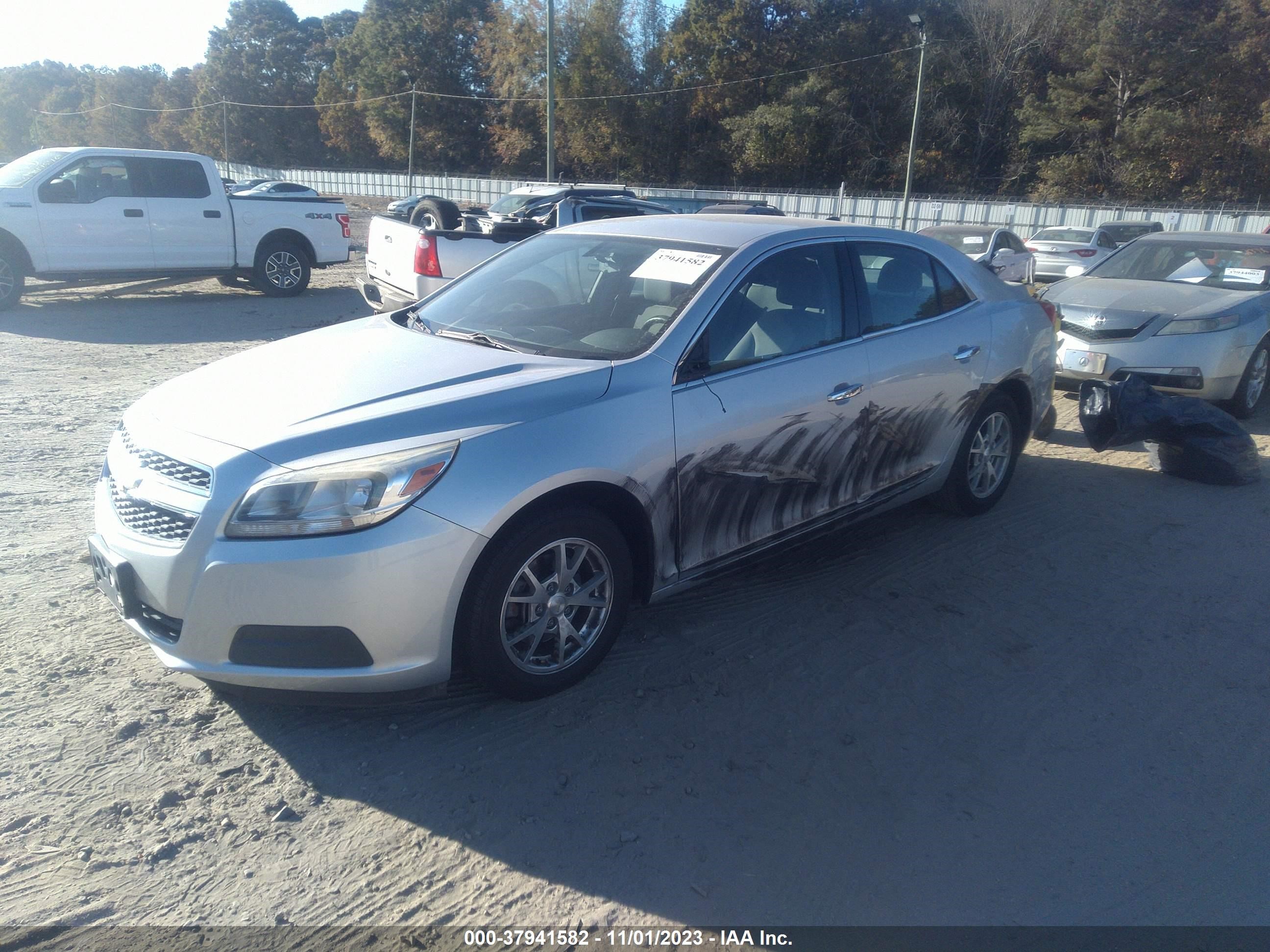 Photo 1 VIN: 1G11A5SA8DU135268 - CHEVROLET MALIBU 