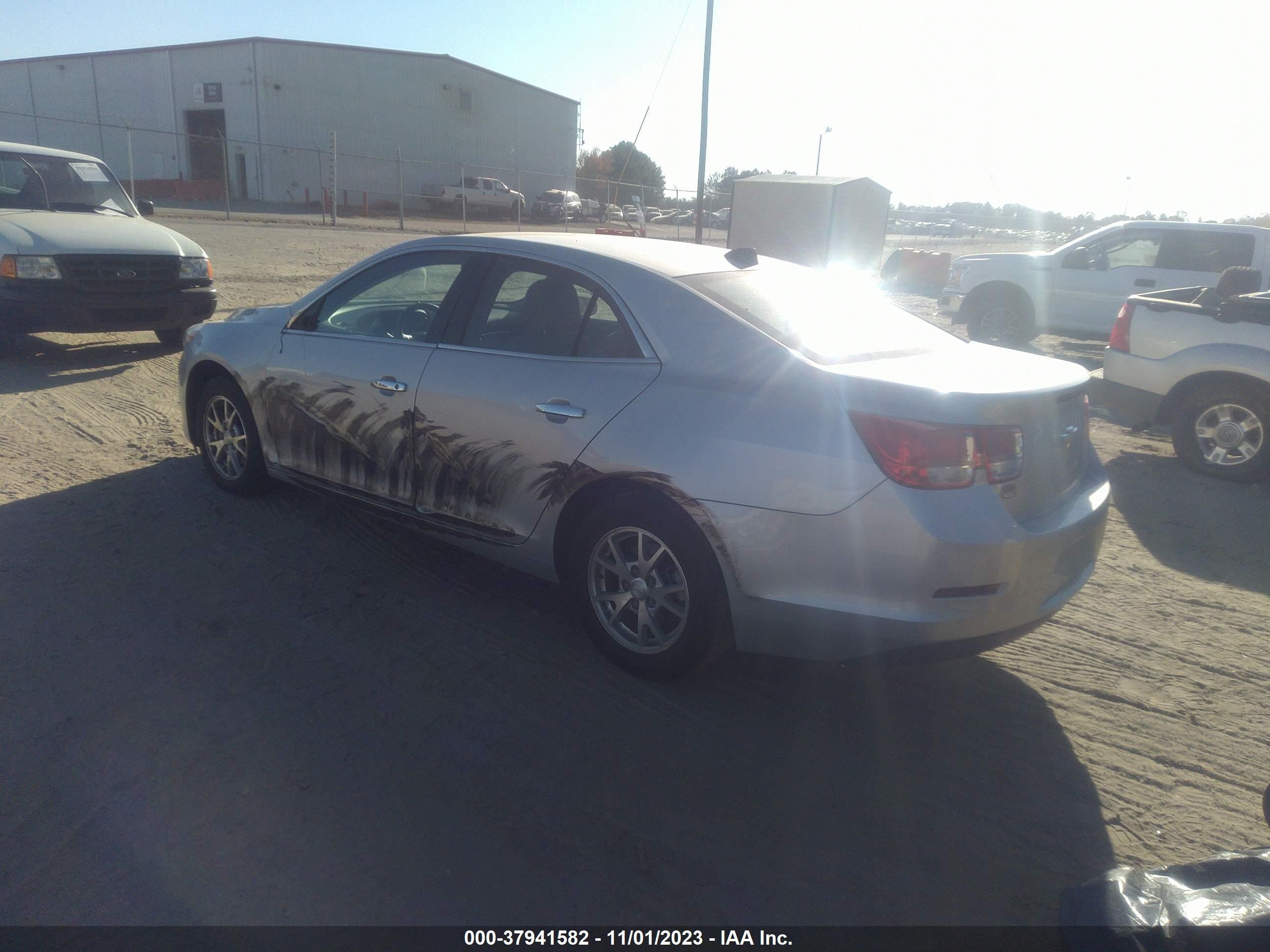 Photo 2 VIN: 1G11A5SA8DU135268 - CHEVROLET MALIBU 