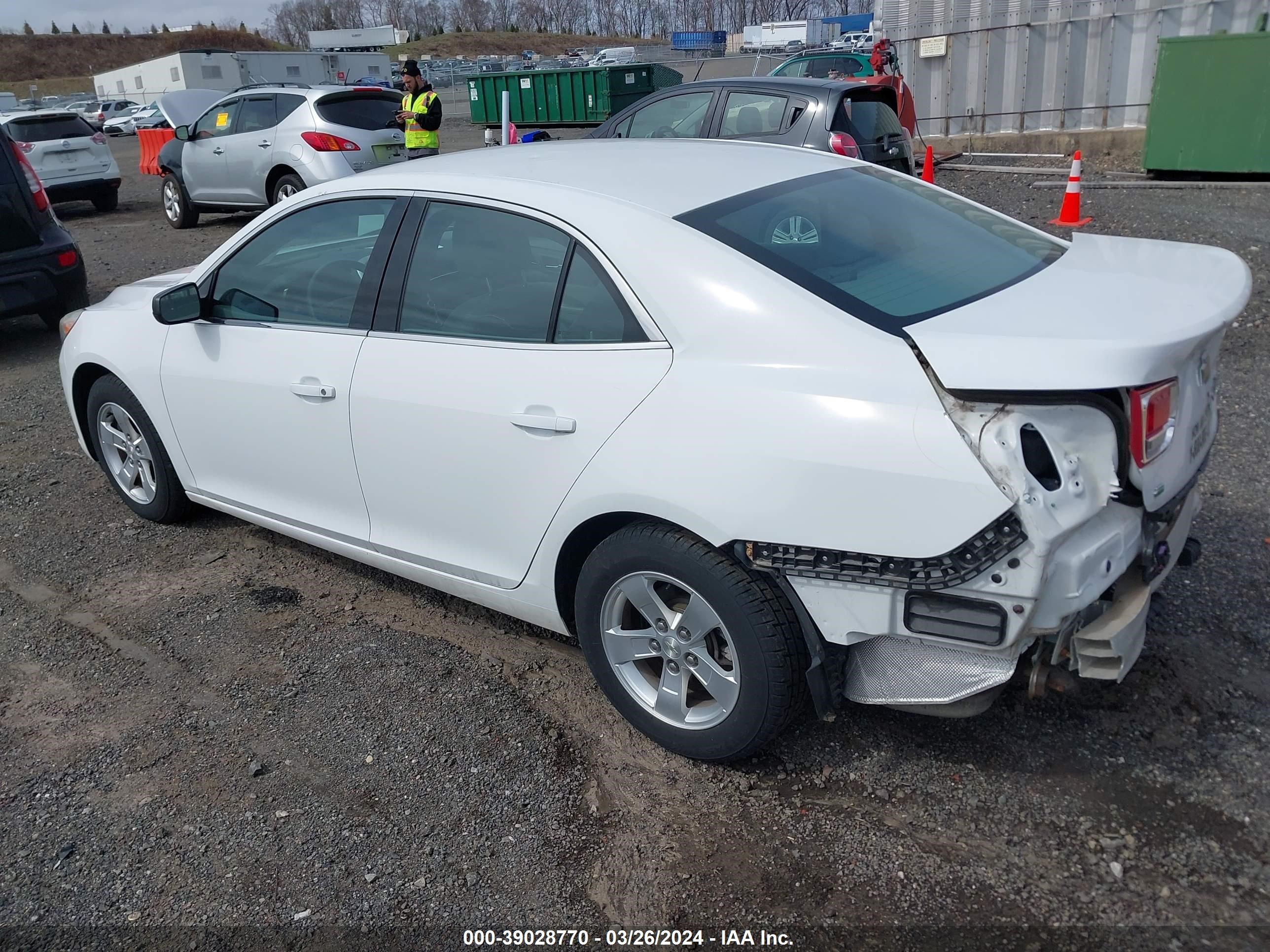 Photo 2 VIN: 1G11A5SL2EF292124 - CHEVROLET MALIBU 