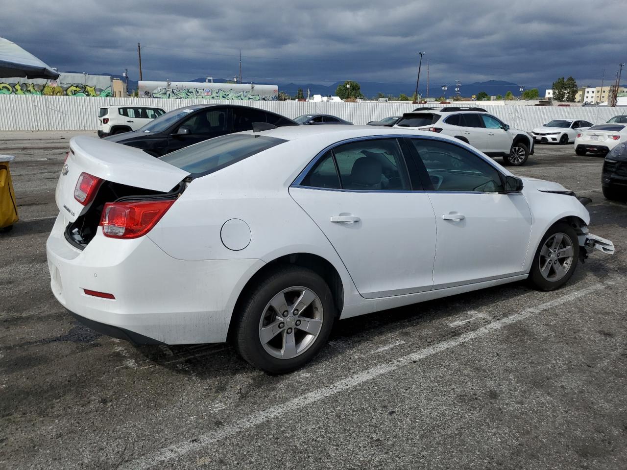 Photo 2 VIN: 1G11A5SL2FF291086 - CHEVROLET MALIBU 