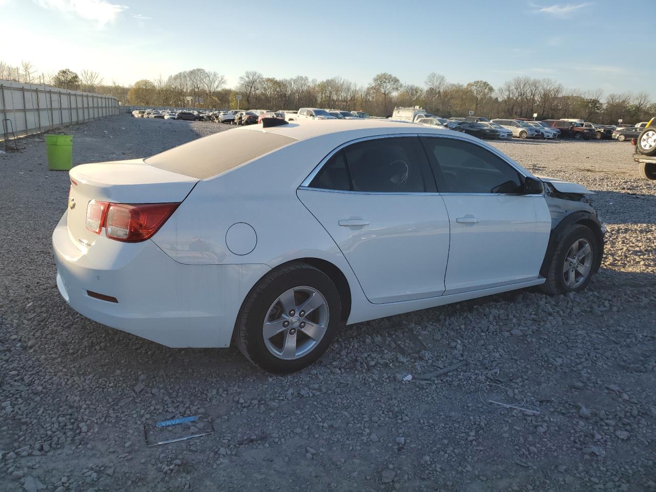 Photo 2 VIN: 1G11A5SL3FF248585 - CHEVROLET MALIBU 