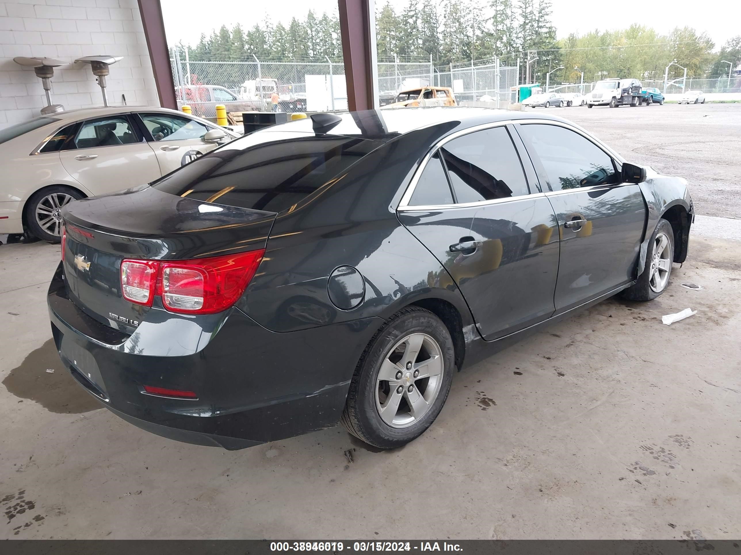 Photo 4 VIN: 1G11A5SL6FF153180 - CHEVROLET MALIBU 