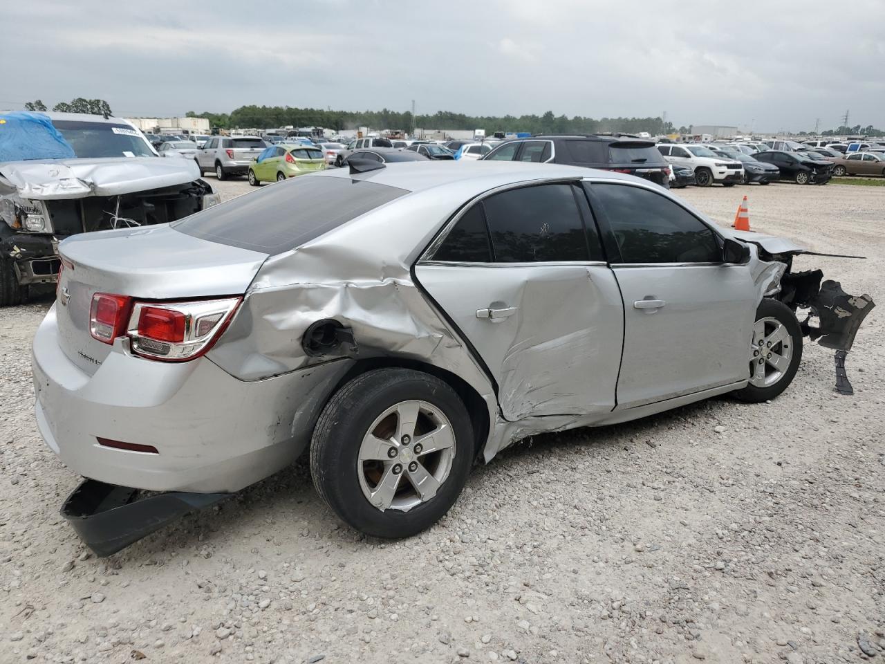 Photo 2 VIN: 1G11A5SL7FF137764 - CHEVROLET MALIBU 