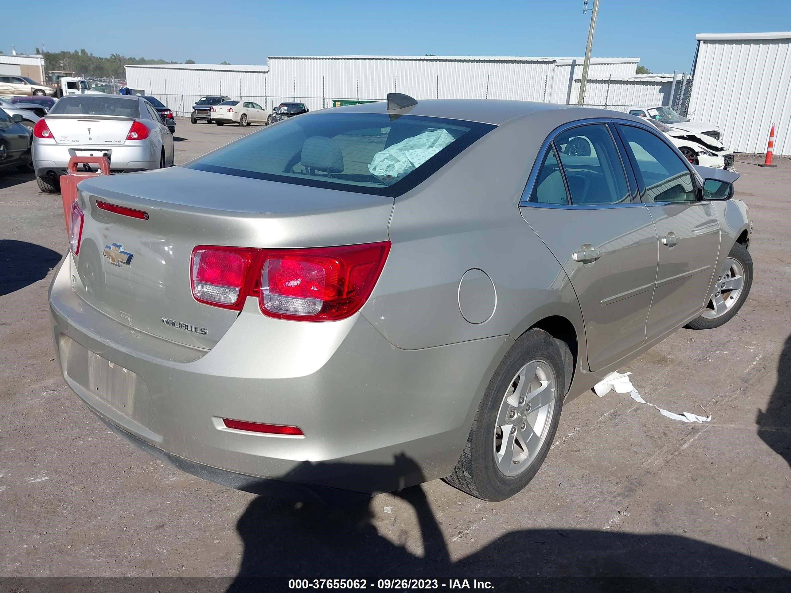 Photo 3 VIN: 1G11A5SLXFF299162 - CHEVROLET MALIBU 