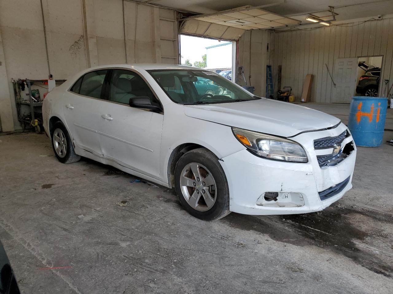 Photo 3 VIN: 1G11B5SA0DF173241 - CHEVROLET MALIBU 