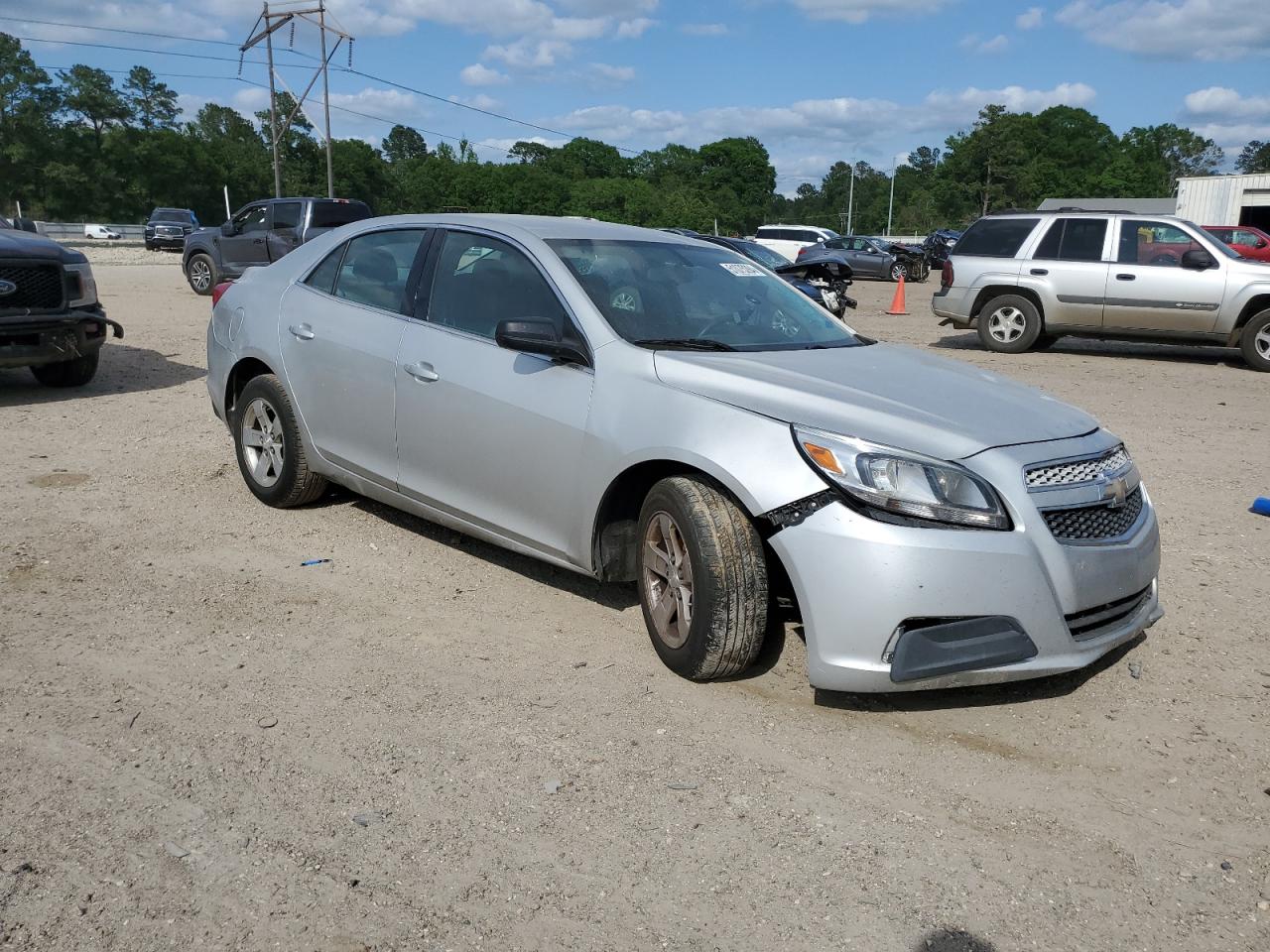 Photo 3 VIN: 1G11B5SA1DF144394 - CHEVROLET MALIBU 