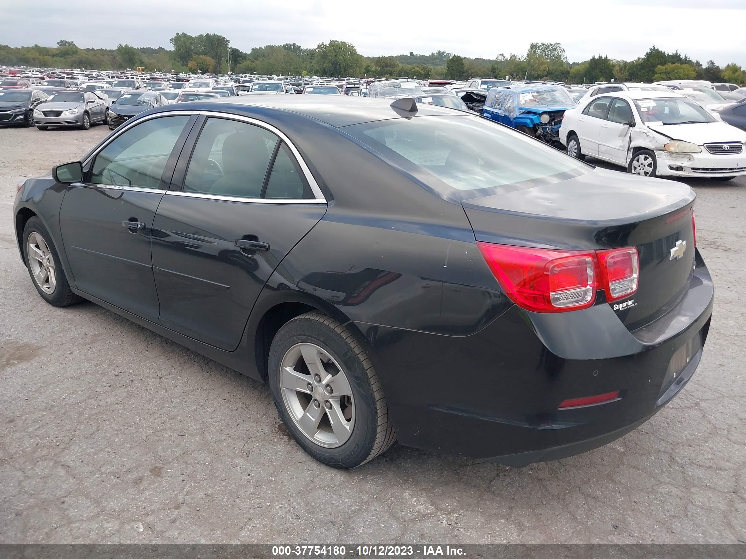 Photo 2 VIN: 1G11B5SA2DF160197 - CHEVROLET MALIBU 