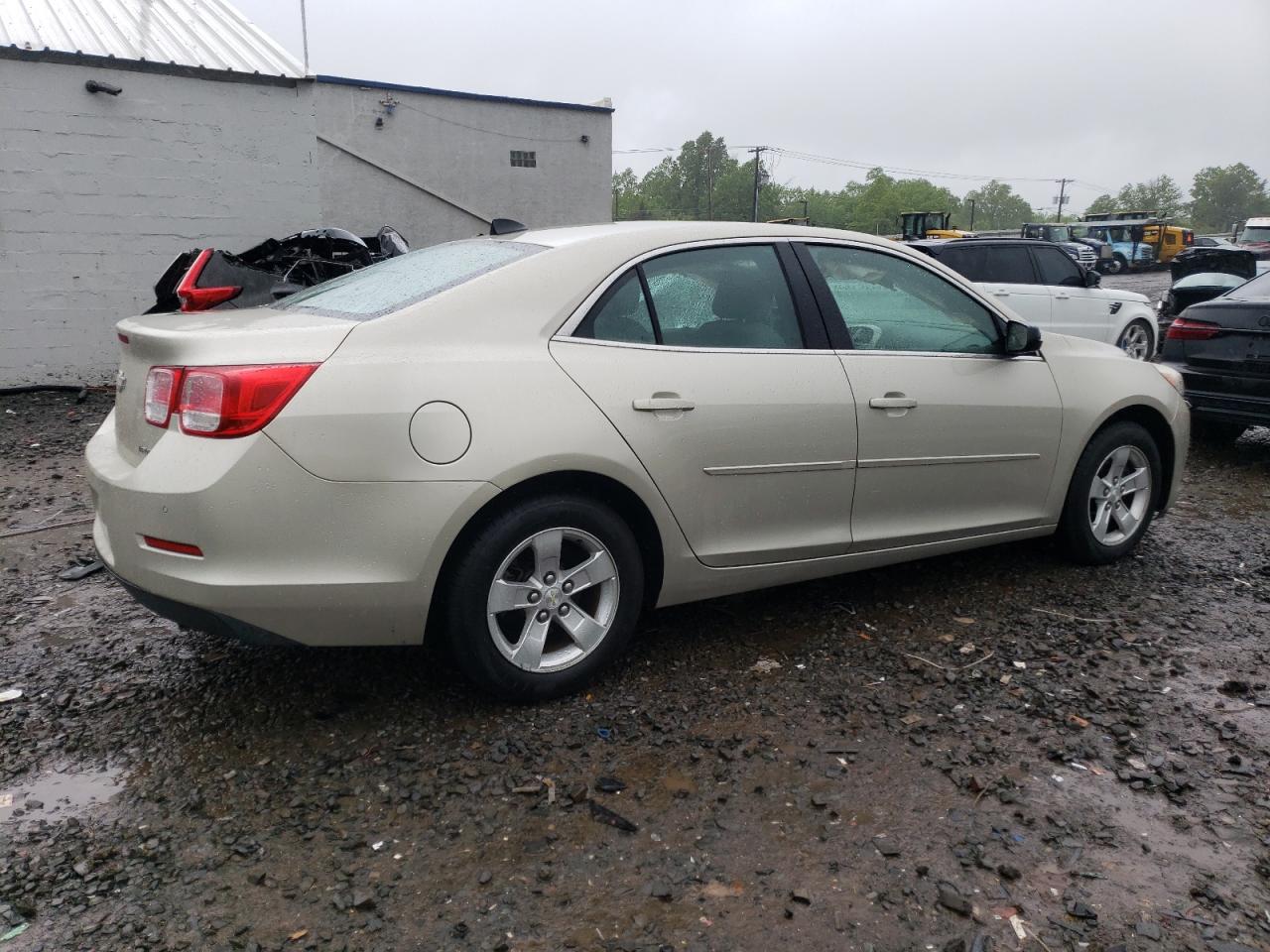 Photo 2 VIN: 1G11B5SA3DF152190 - CHEVROLET MALIBU 