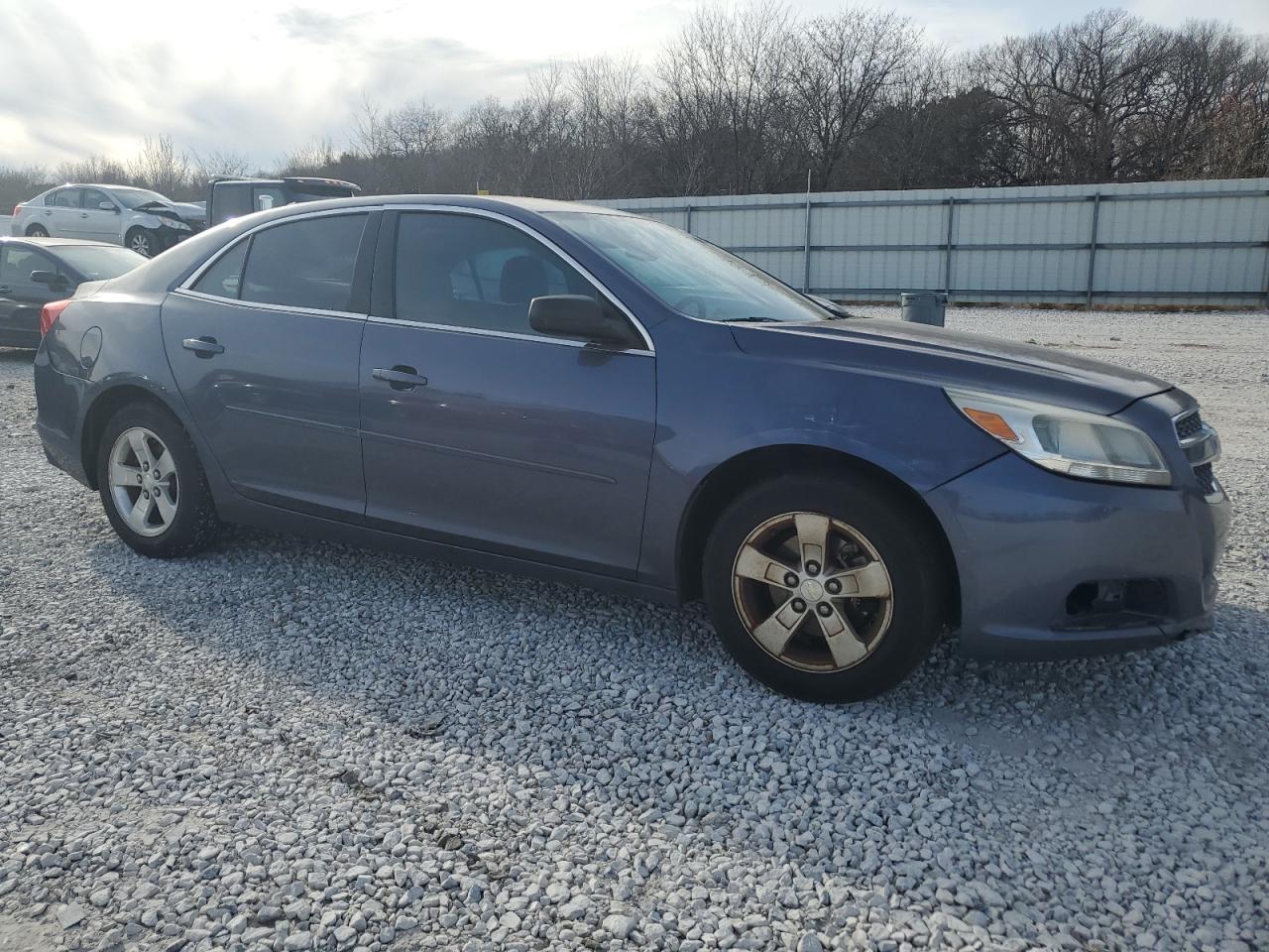 Photo 3 VIN: 1G11B5SA5DF233515 - CHEVROLET MALIBU 