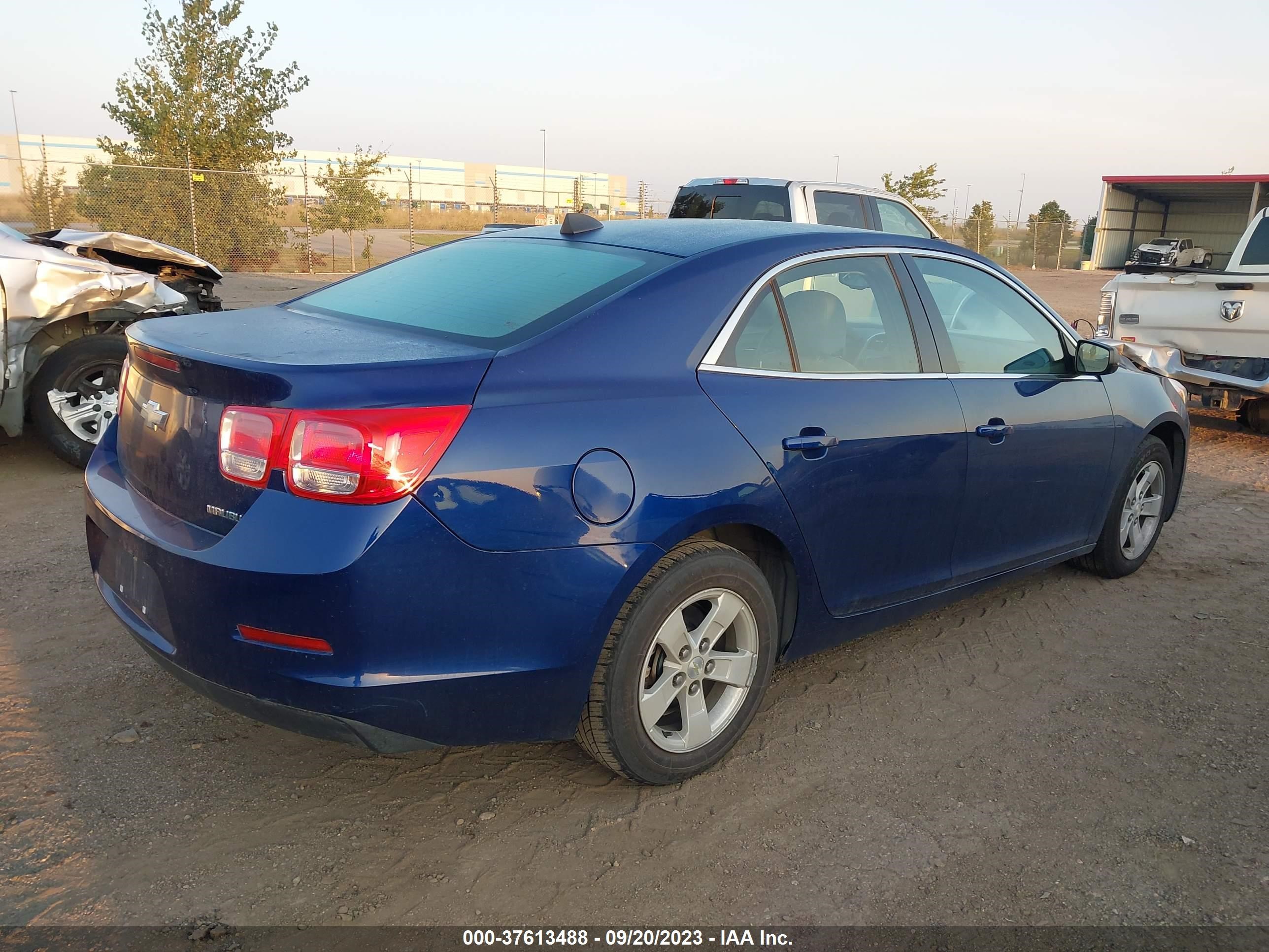 Photo 3 VIN: 1G11B5SA5DU104928 - CHEVROLET MALIBU 