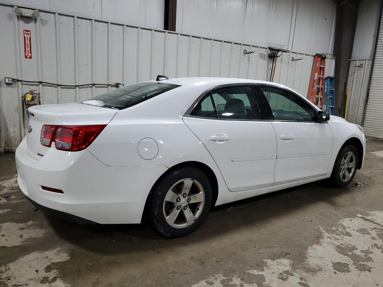 Photo 2 VIN: 1G11B5SA7DF163547 - CHEVROLET MALIBU 