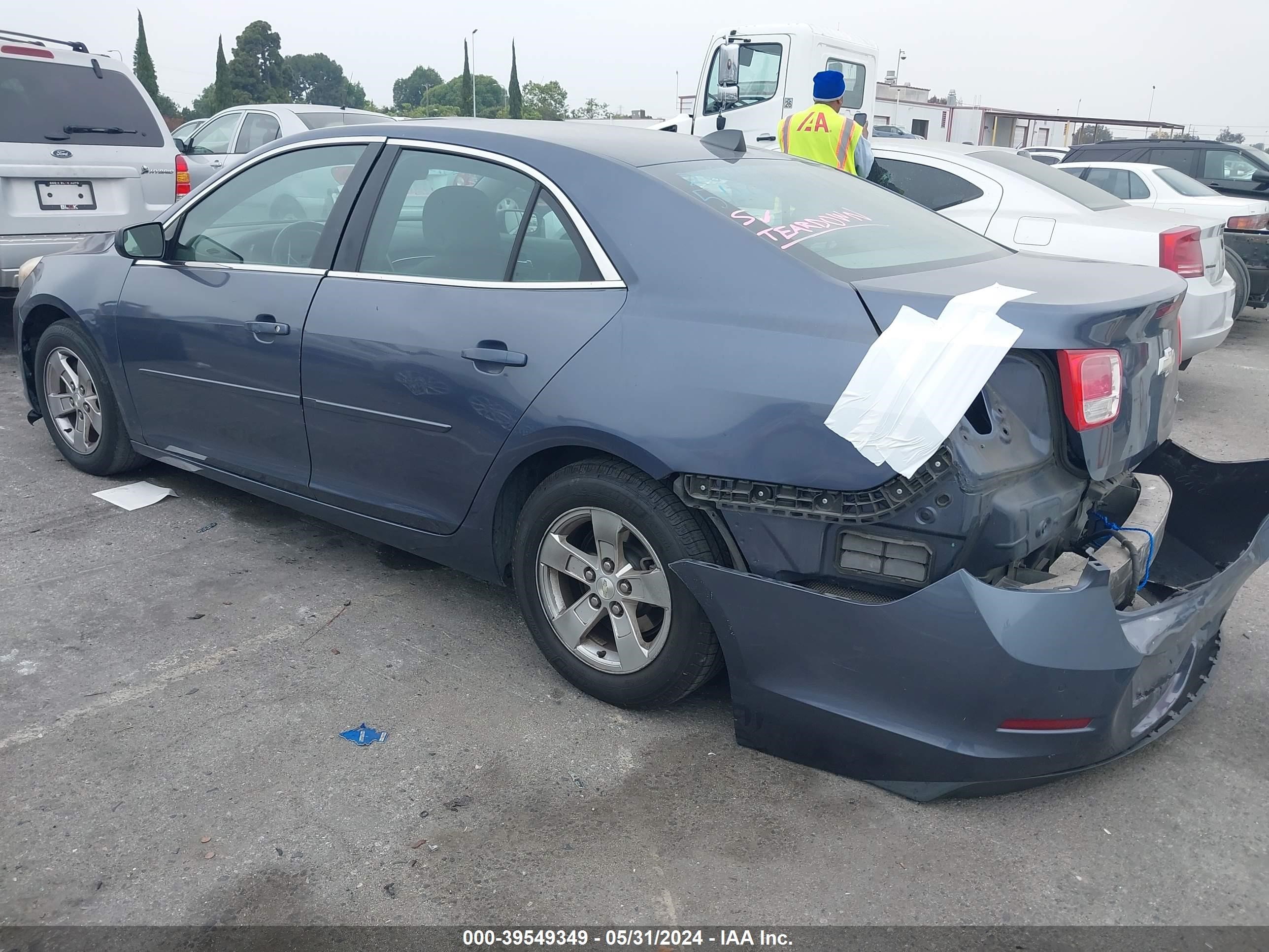 Photo 2 VIN: 1G11B5SA9DF158298 - CHEVROLET MALIBU 