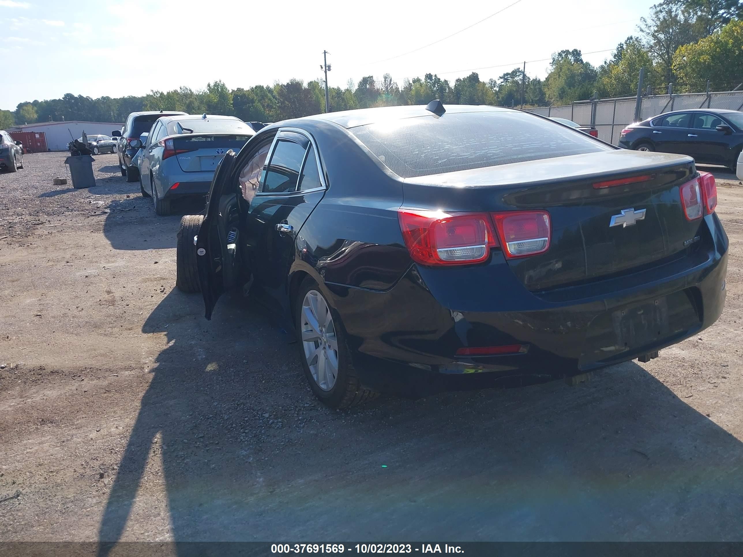 Photo 2 VIN: 1G11B5SAXDU140016 - CHEVROLET MALIBU 