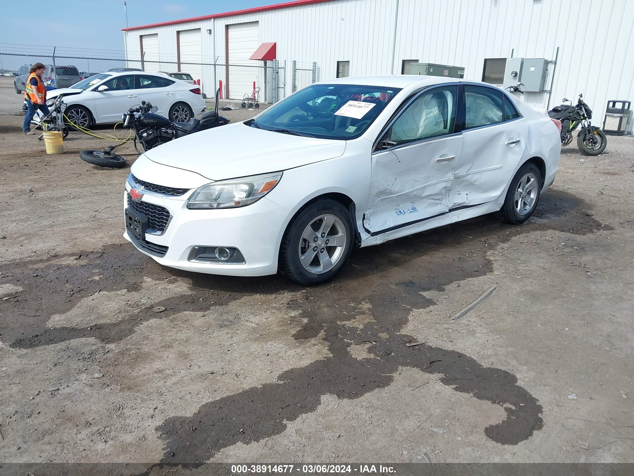 Photo 1 VIN: 1G11B5SL1EF214088 - CHEVROLET MALIBU 