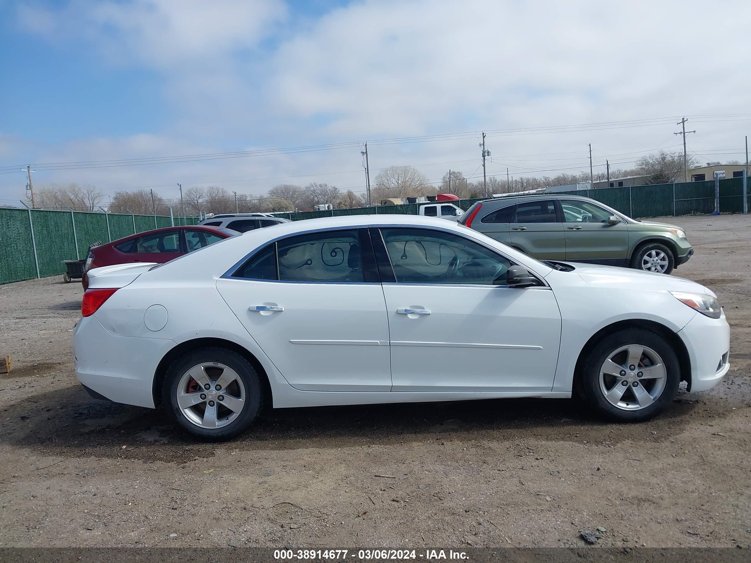 Photo 12 VIN: 1G11B5SL1EF214088 - CHEVROLET MALIBU 