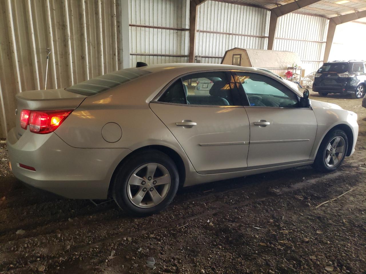 Photo 2 VIN: 1G11B5SL2EF117045 - CHEVROLET MALIBU 