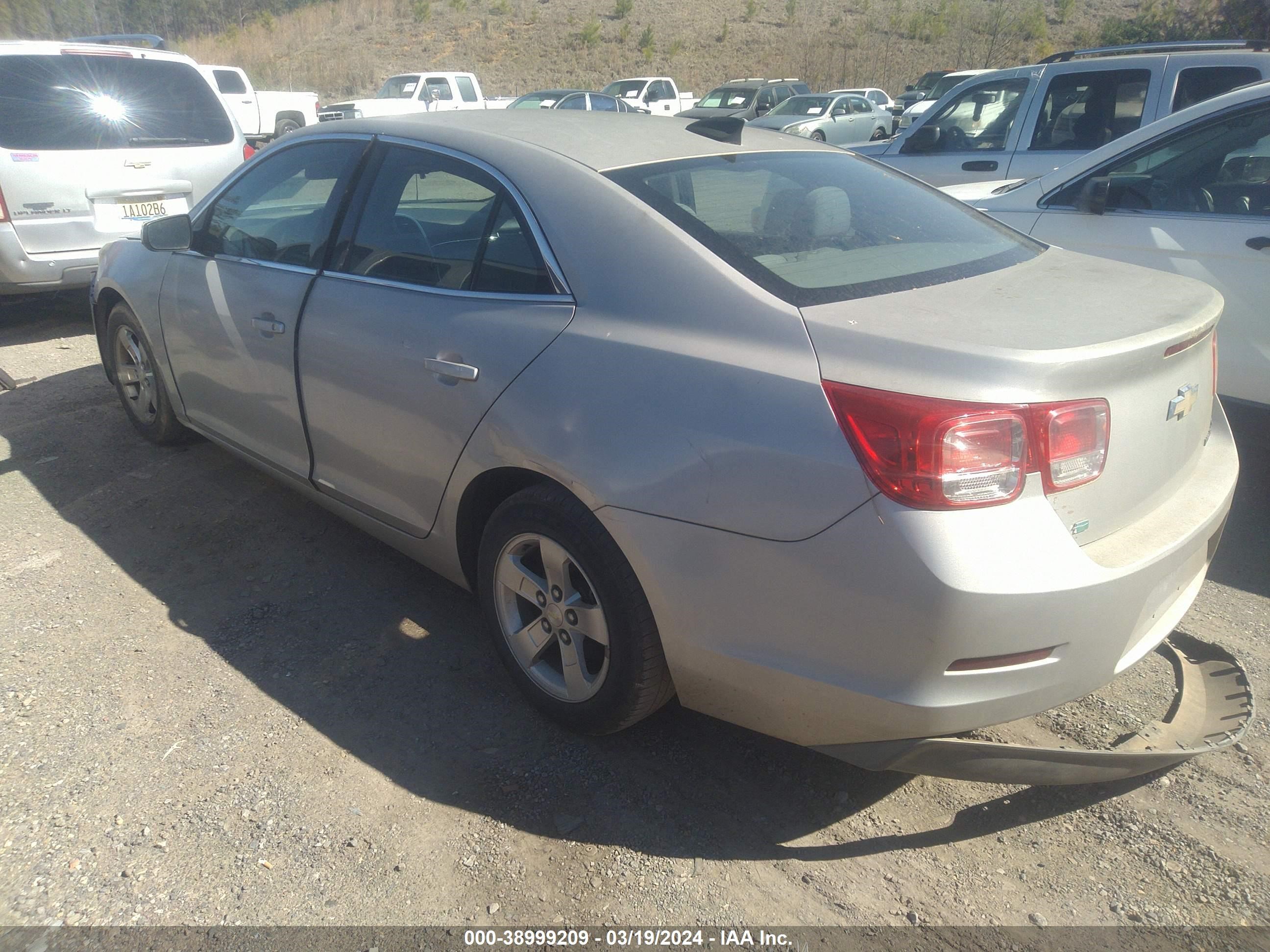 Photo 2 VIN: 1G11B5SL3FF136981 - CHEVROLET MALIBU 