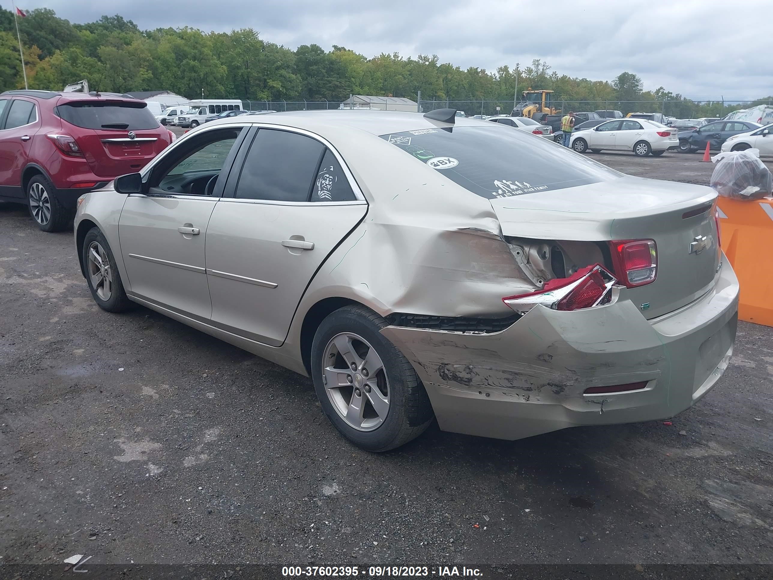 Photo 2 VIN: 1G11B5SL5FF137145 - CHEVROLET MALIBU 