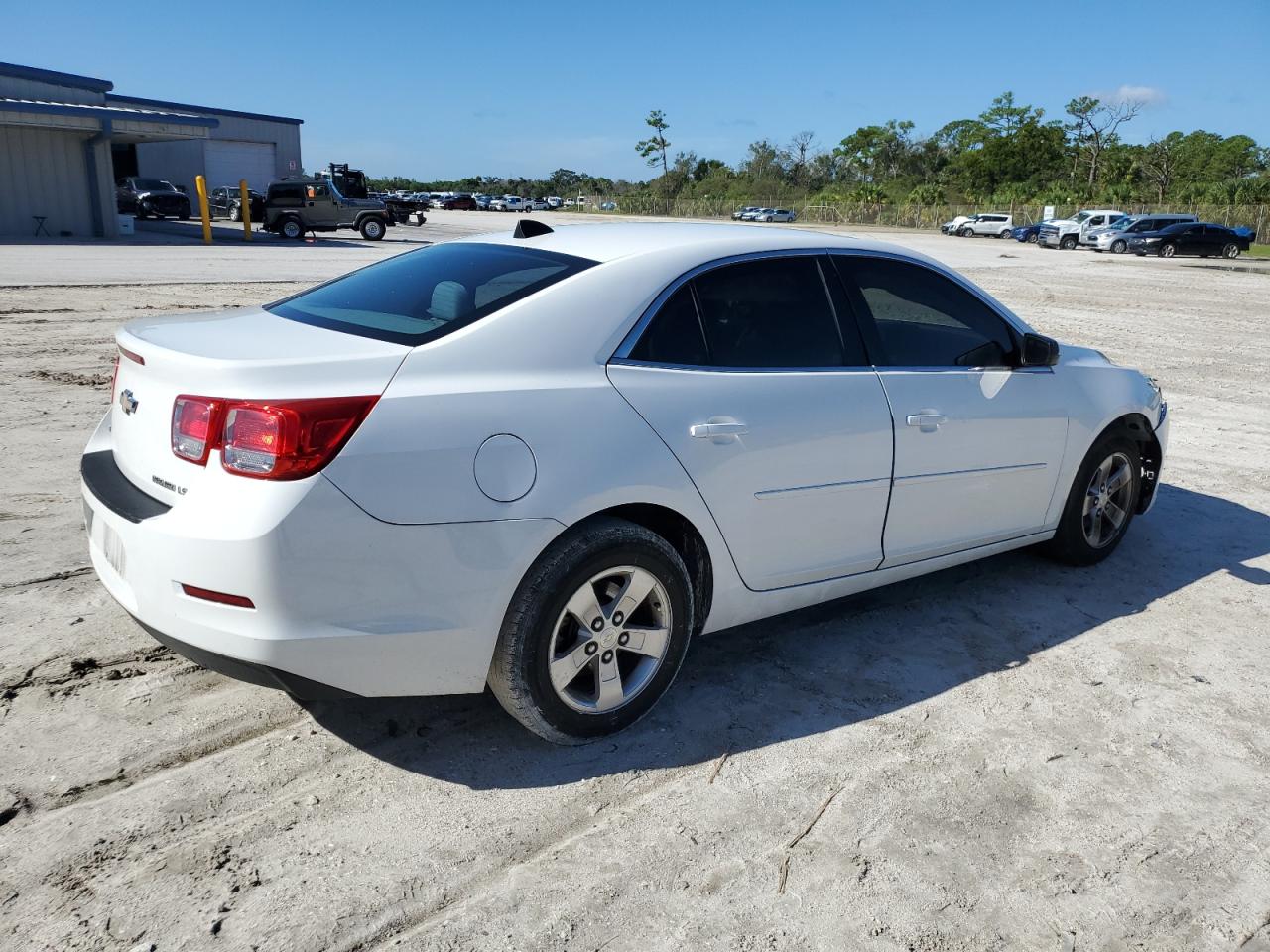 Photo 2 VIN: 1G11B5SL8EF278404 - CHEVROLET MALIBU 