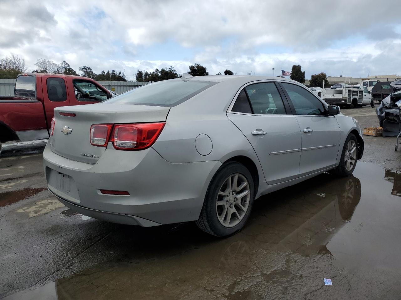 Photo 2 VIN: 1G11C5SA0DF237503 - CHEVROLET MALIBU 