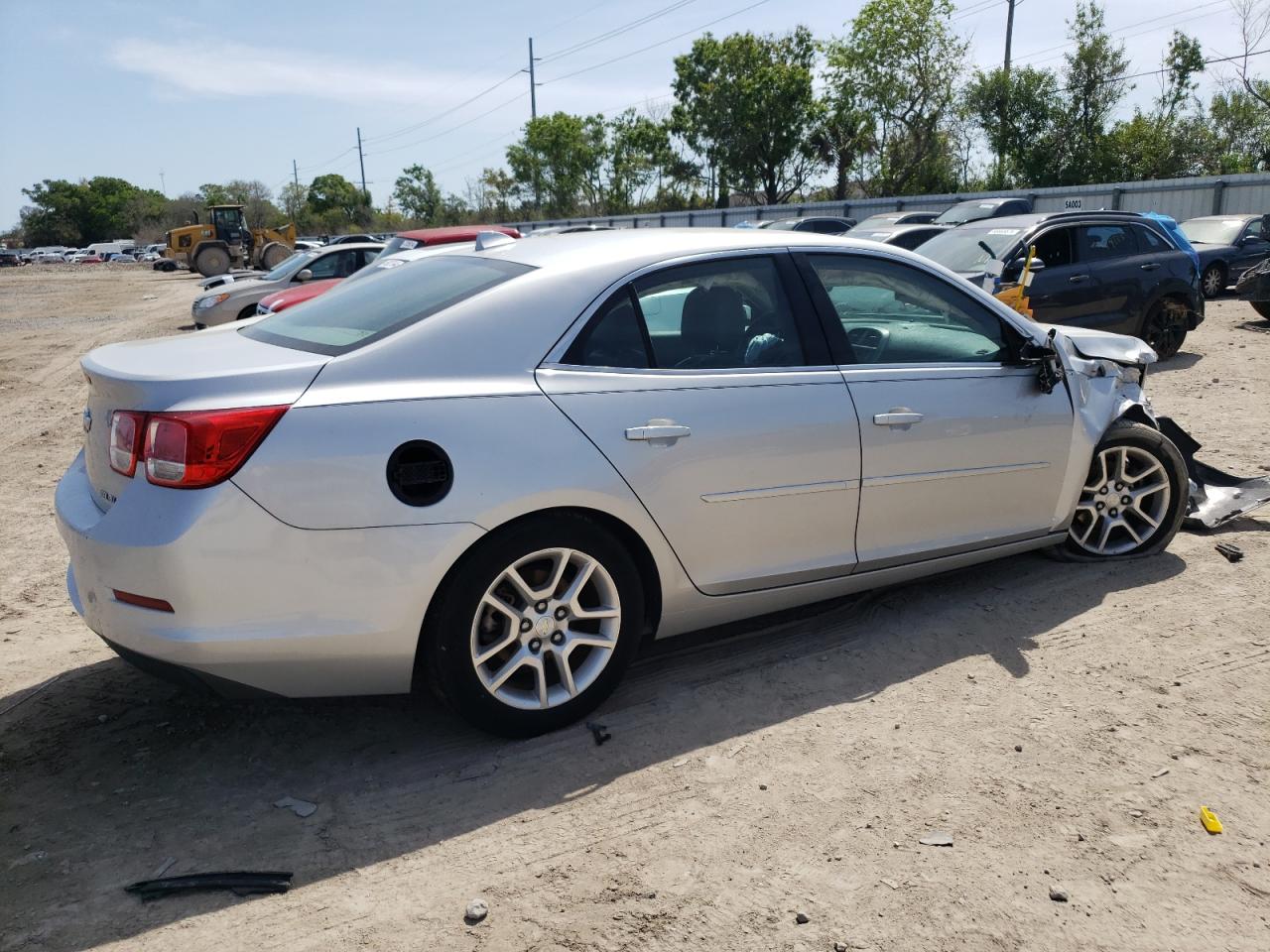 Photo 2 VIN: 1G11C5SA1DF128855 - CHEVROLET MALIBU 