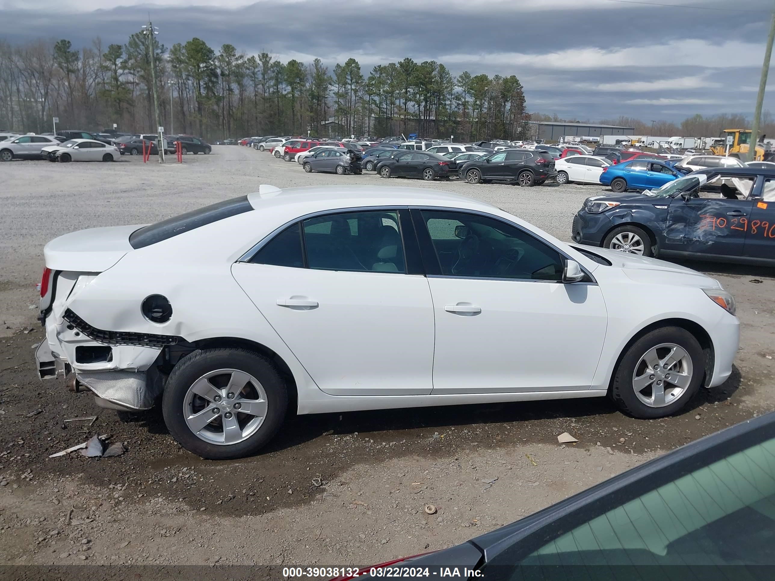 Photo 12 VIN: 1G11C5SA1DF246792 - CHEVROLET MALIBU 