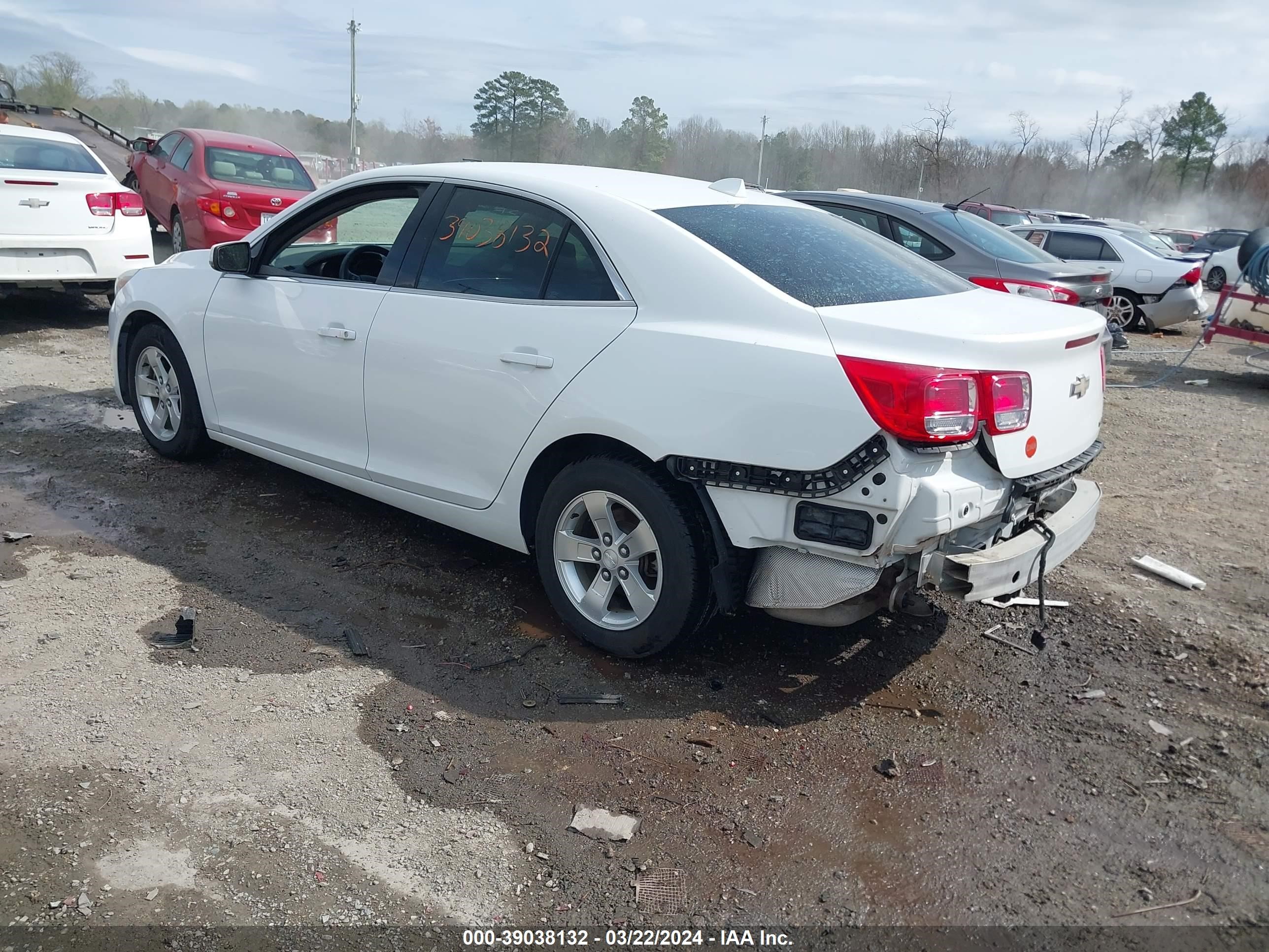 Photo 2 VIN: 1G11C5SA1DF246792 - CHEVROLET MALIBU 